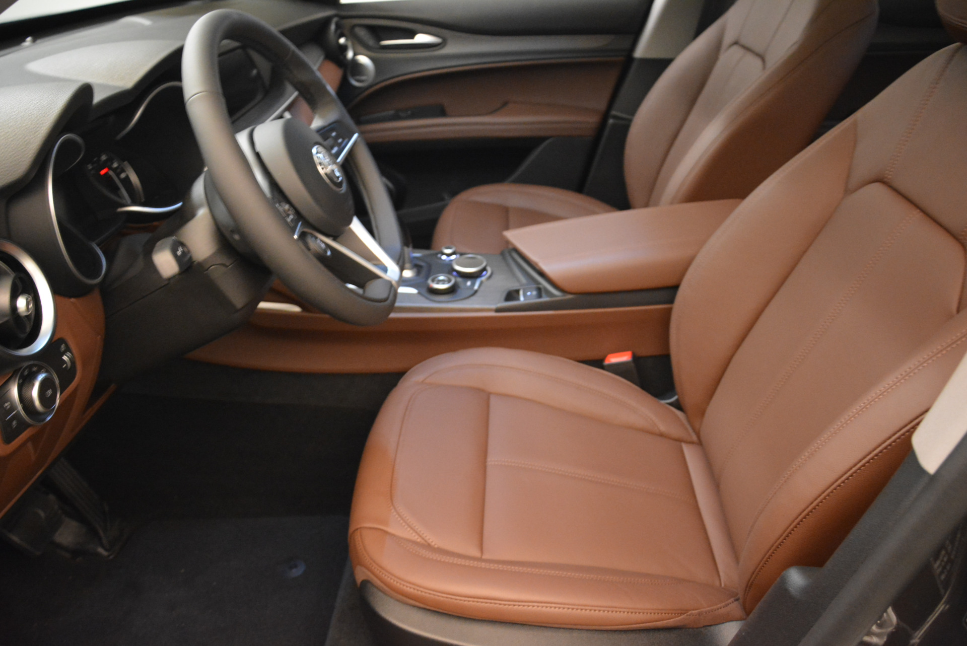 New-2018-Alfa-Romeo-Stelvio-Ti-Q4