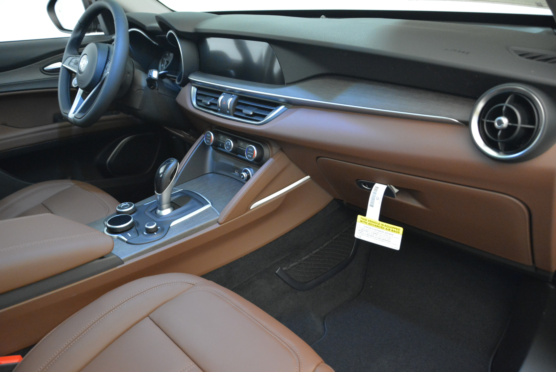 New-2018-Alfa-Romeo-Stelvio-Ti-Q4