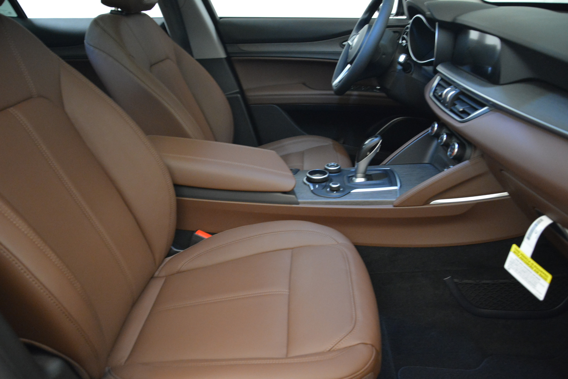 New-2018-Alfa-Romeo-Stelvio-Ti-Q4