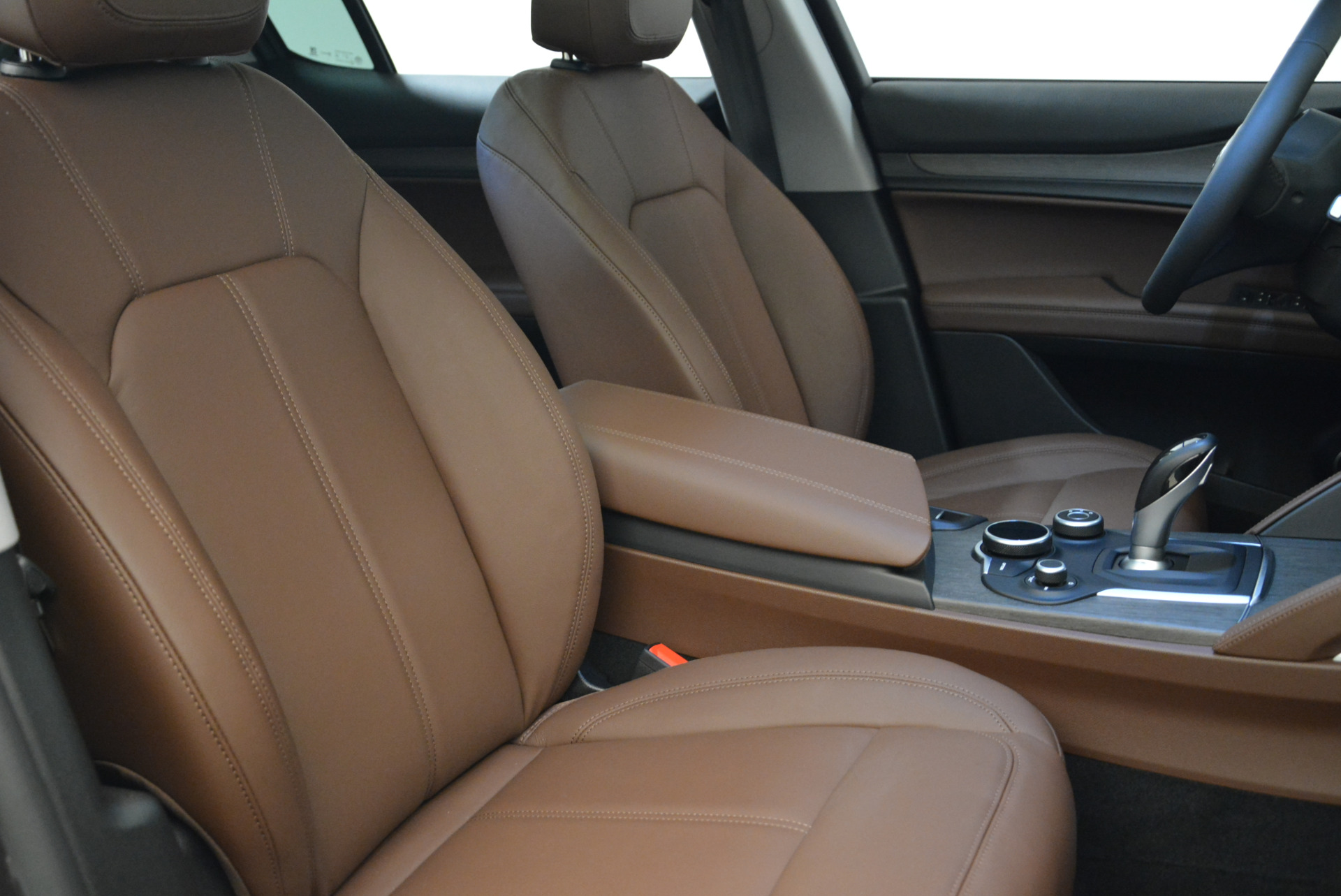 New-2018-Alfa-Romeo-Stelvio-Ti-Q4