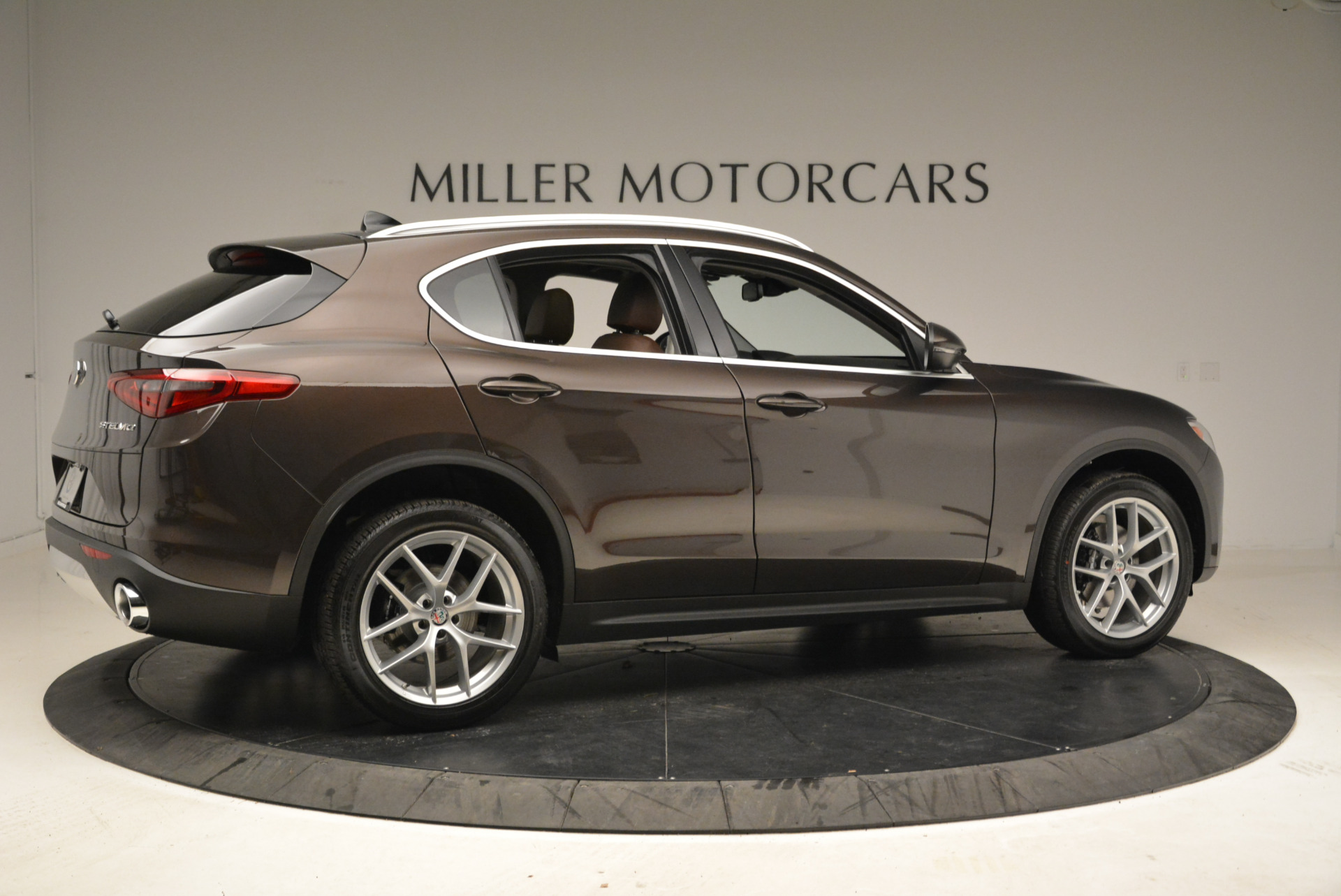 New-2018-Alfa-Romeo-Stelvio-Ti-Q4