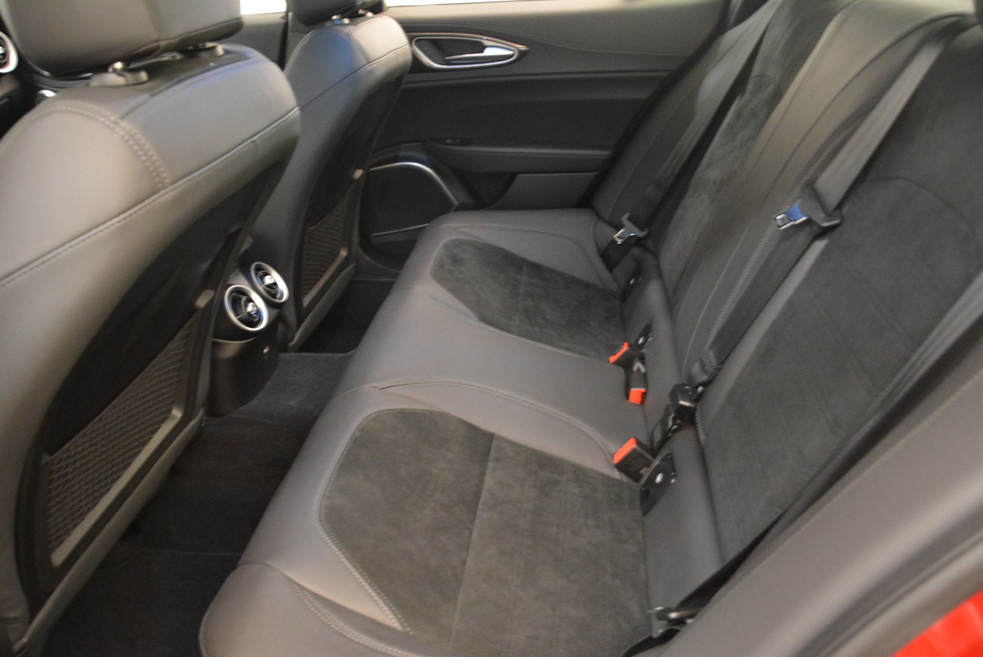 New-2018-Alfa-Romeo-Giulia-Quadrifoglio