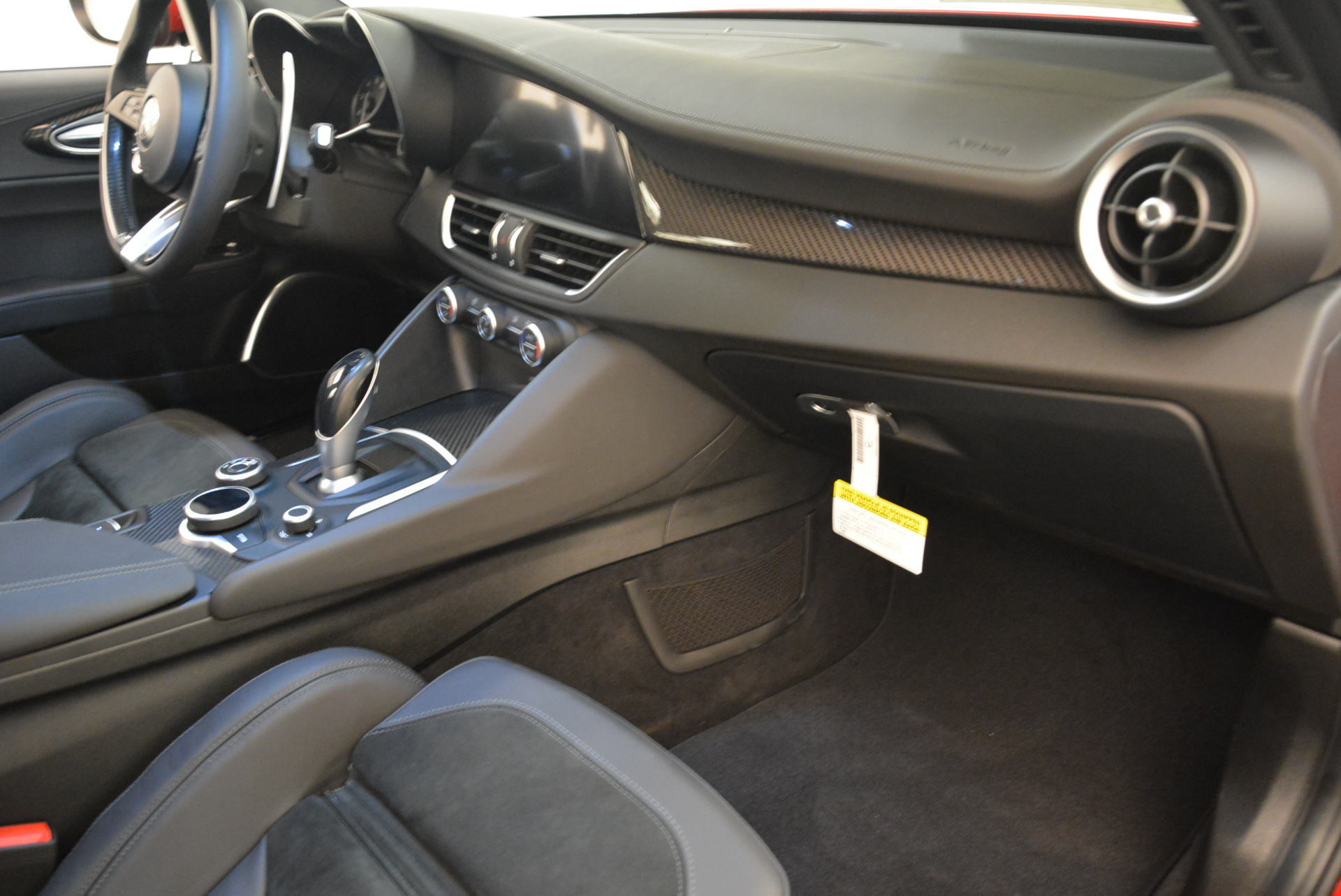 New-2018-Alfa-Romeo-Giulia-Quadrifoglio