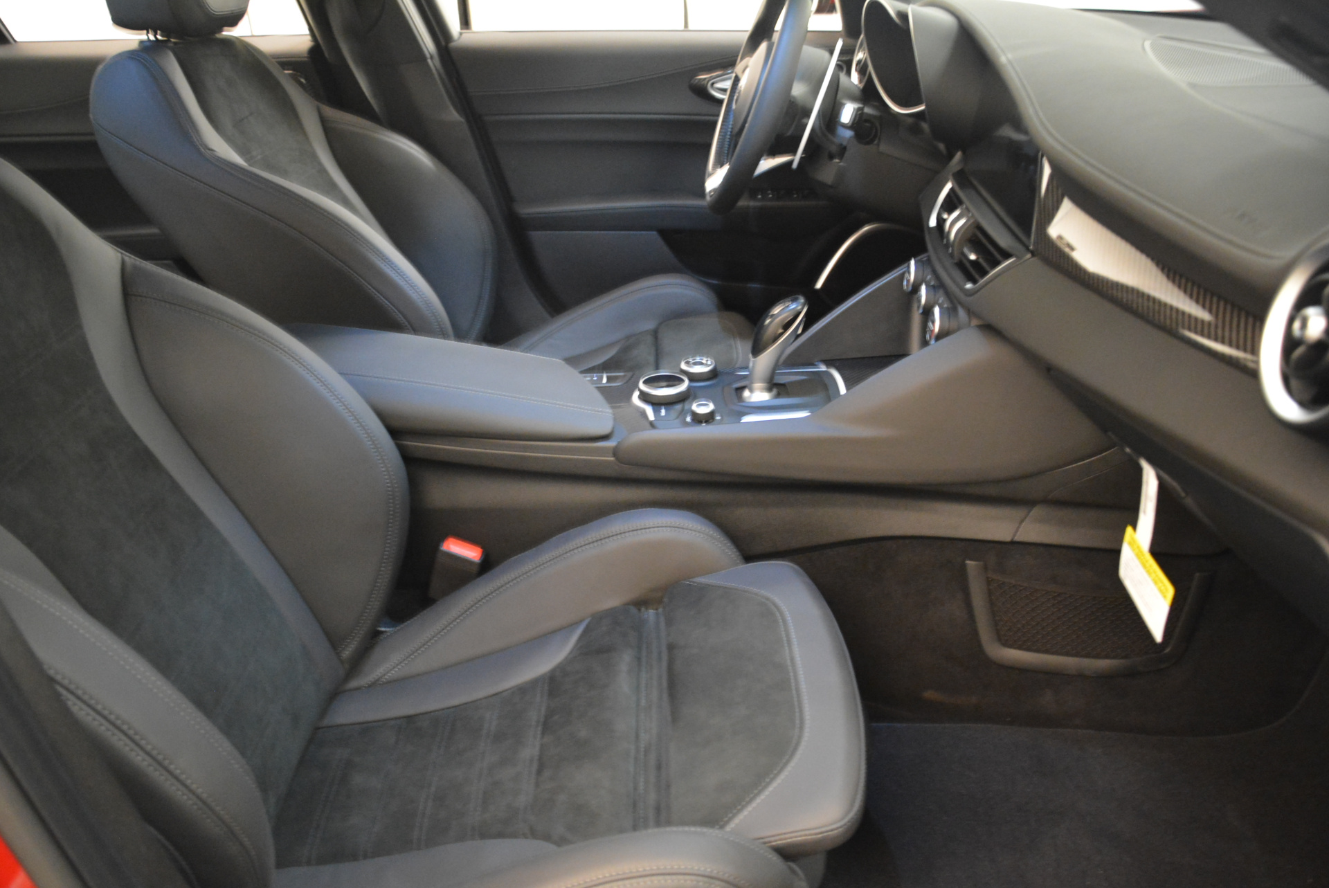 New-2018-Alfa-Romeo-Giulia-Quadrifoglio