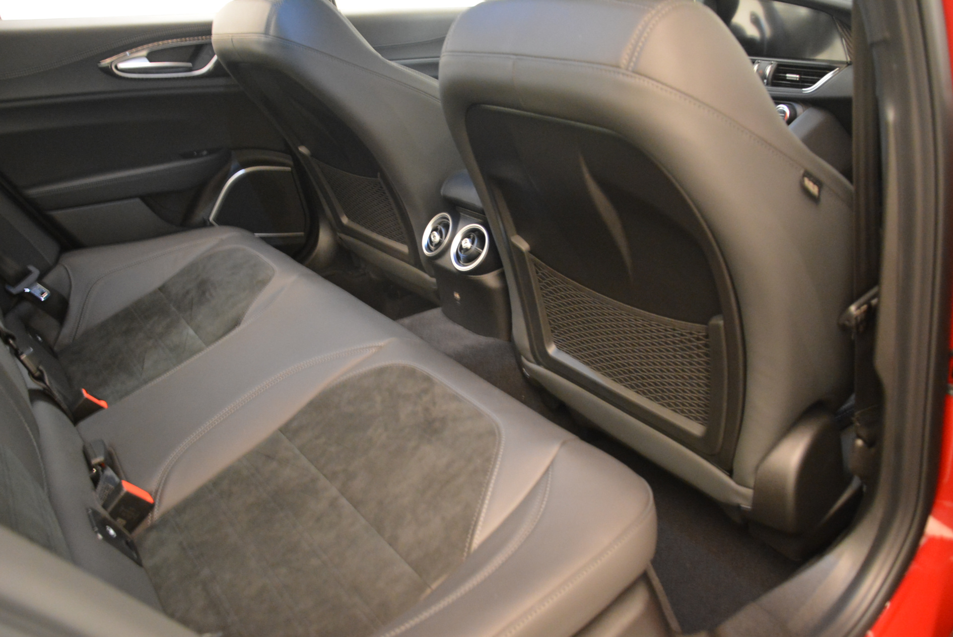 New-2018-Alfa-Romeo-Giulia-Quadrifoglio