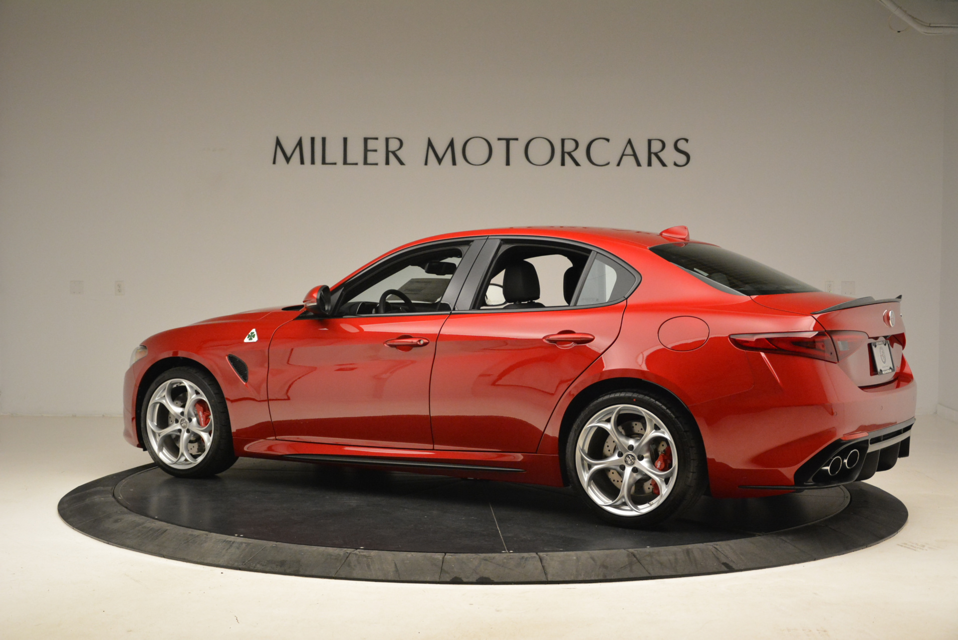 New-2018-Alfa-Romeo-Giulia-Quadrifoglio