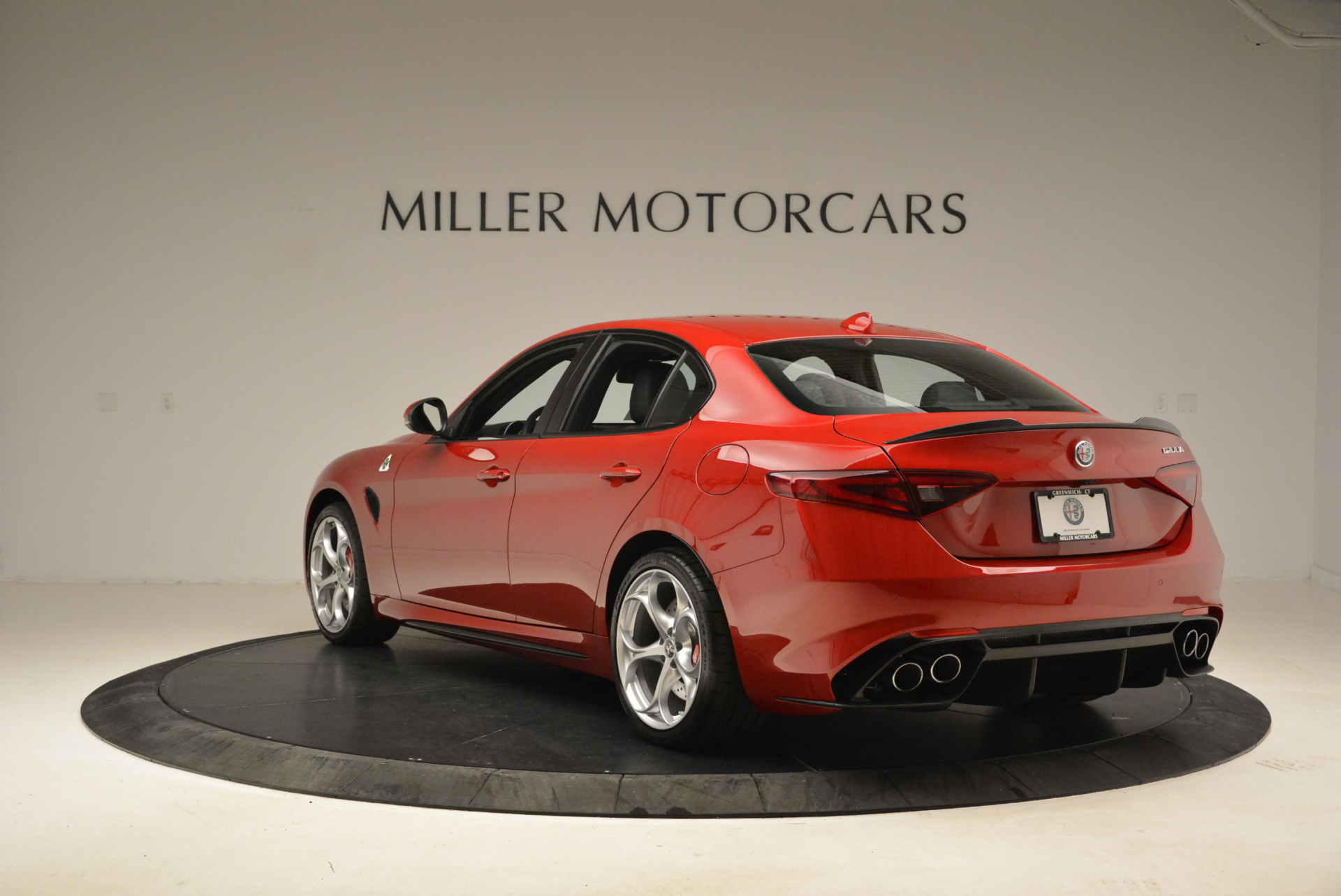 New-2018-Alfa-Romeo-Giulia-Quadrifoglio