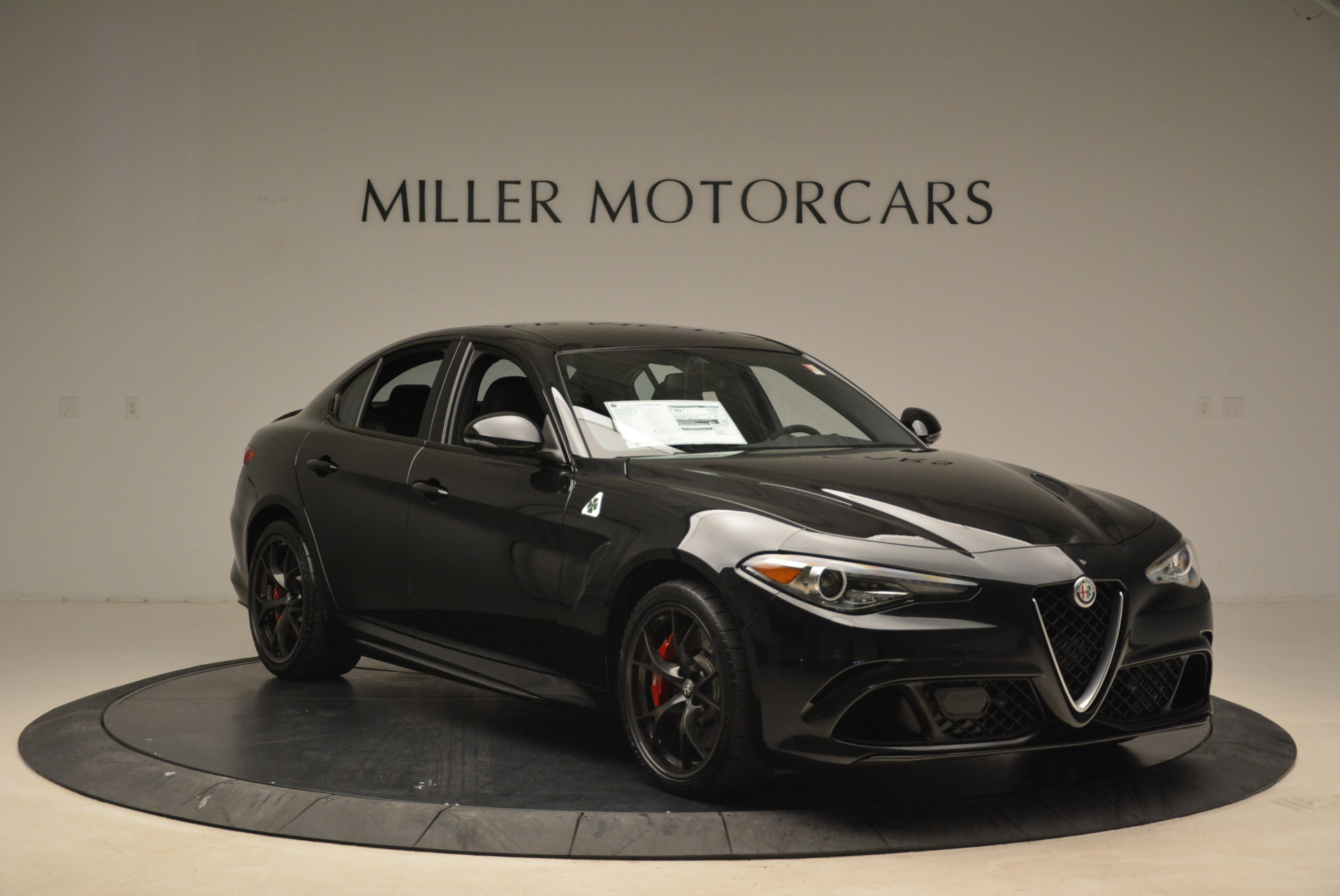 New-2018-Alfa-Romeo-Giulia-Quadrifoglio