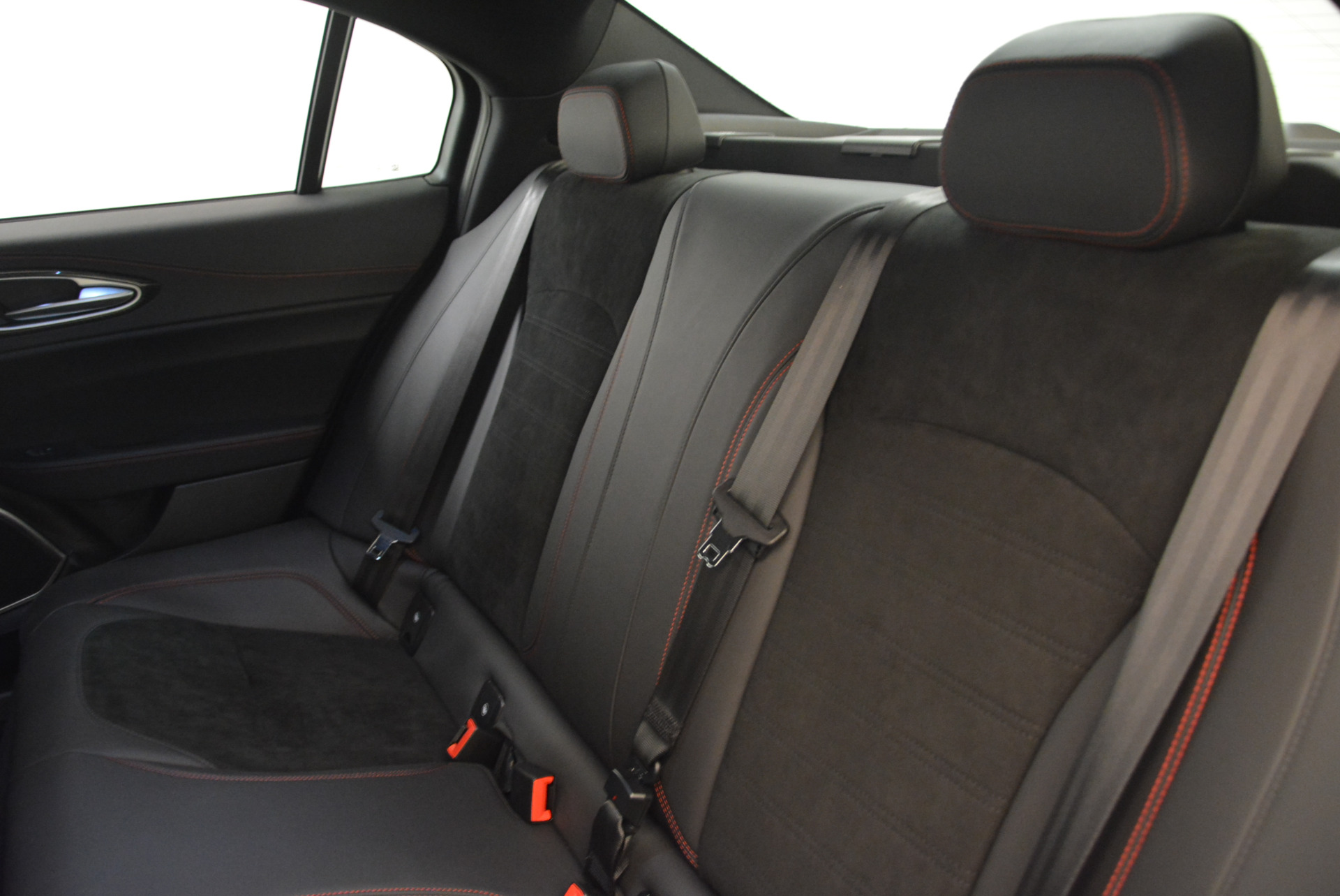 New-2018-Alfa-Romeo-Giulia-Quadrifoglio