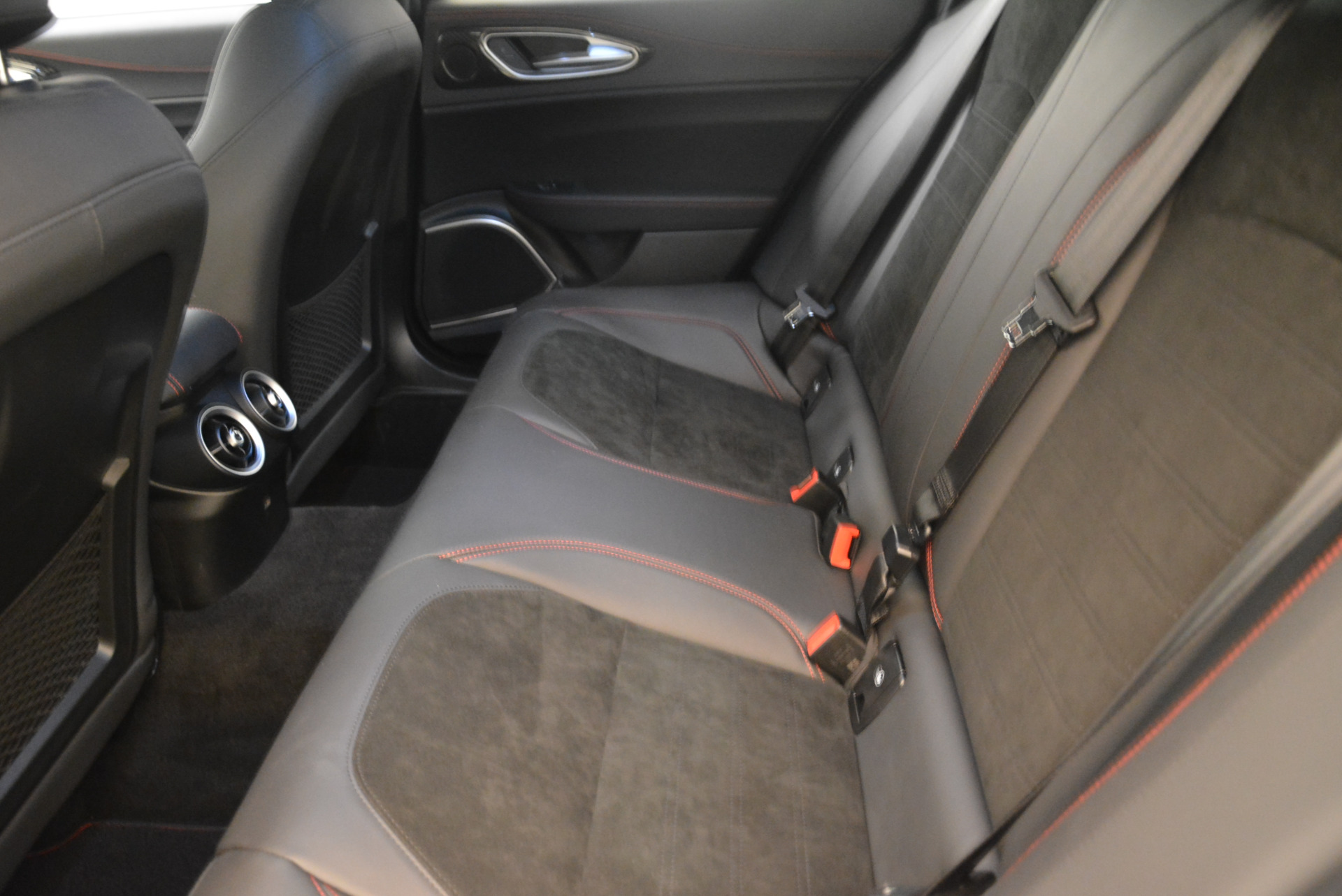 New-2018-Alfa-Romeo-Giulia-Quadrifoglio