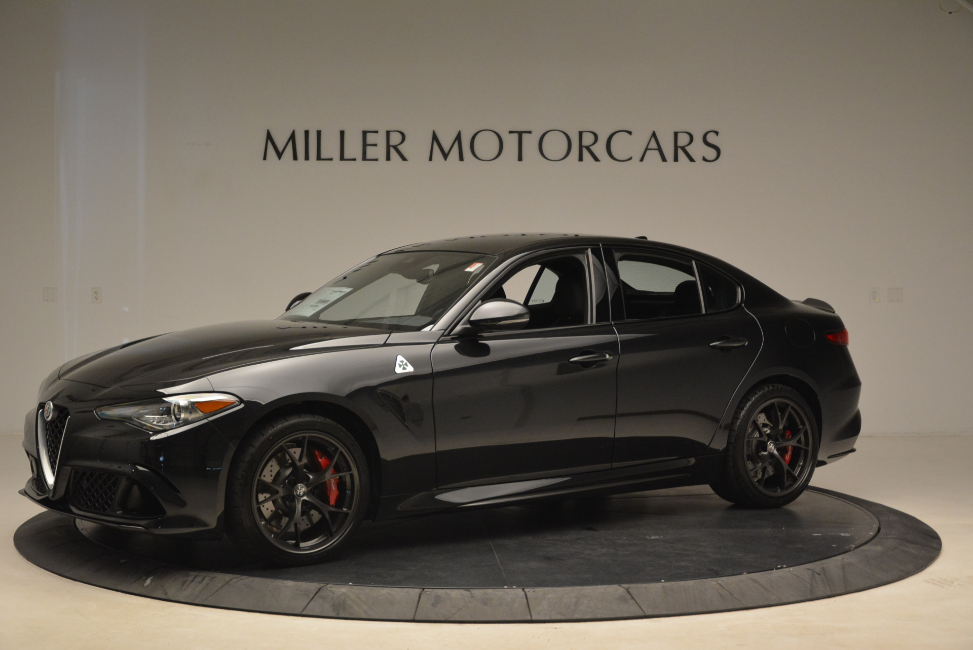 New-2018-Alfa-Romeo-Giulia-Quadrifoglio