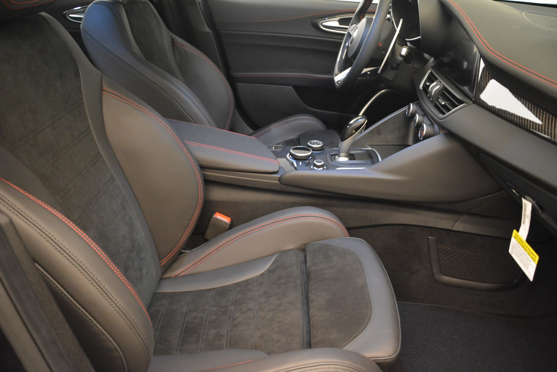 New-2018-Alfa-Romeo-Giulia-Quadrifoglio