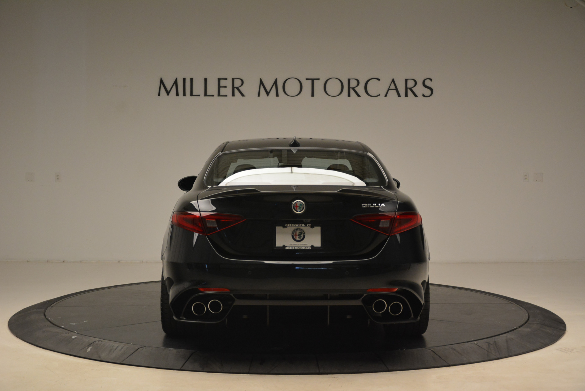 New-2018-Alfa-Romeo-Giulia-Quadrifoglio