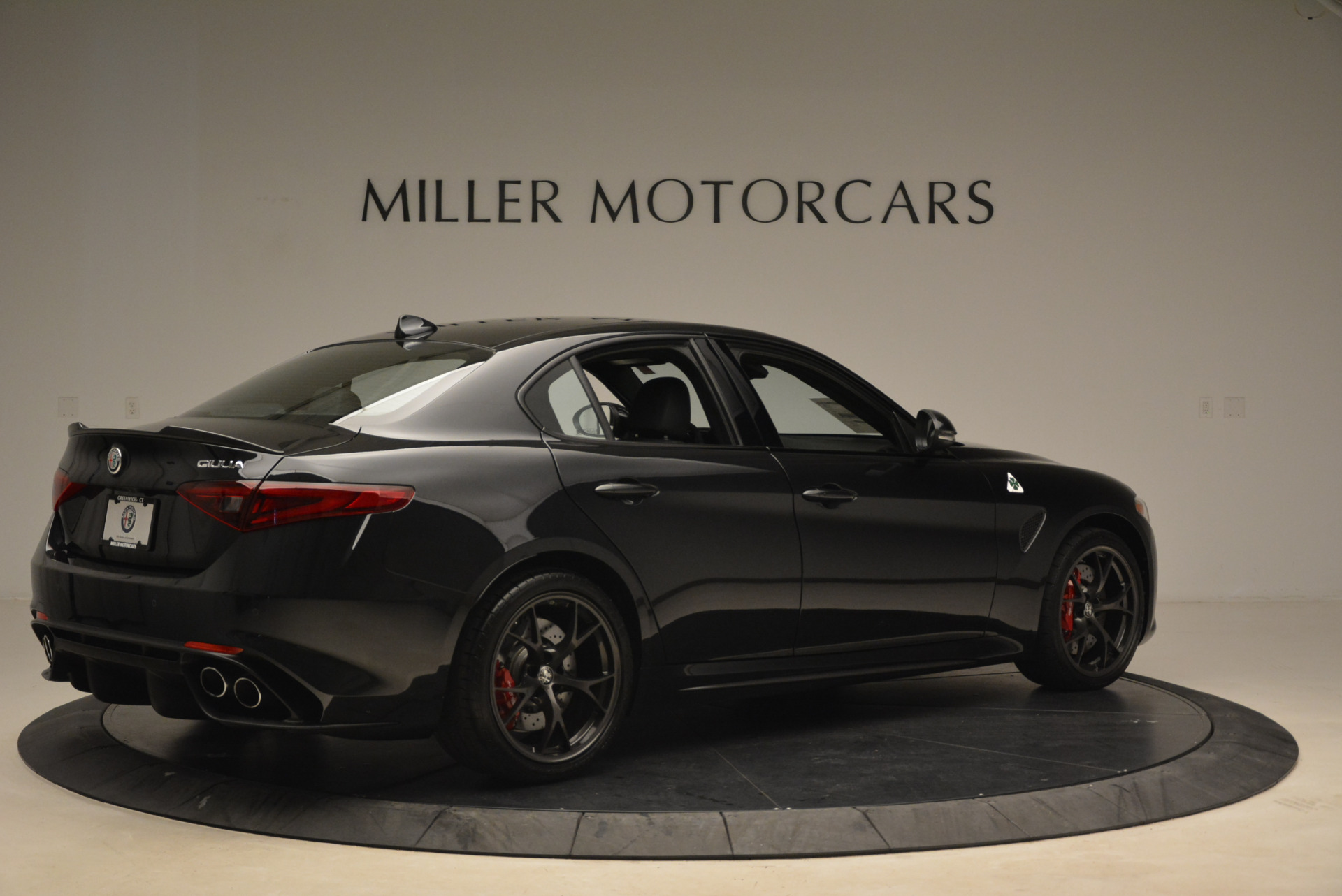 New-2018-Alfa-Romeo-Giulia-Quadrifoglio