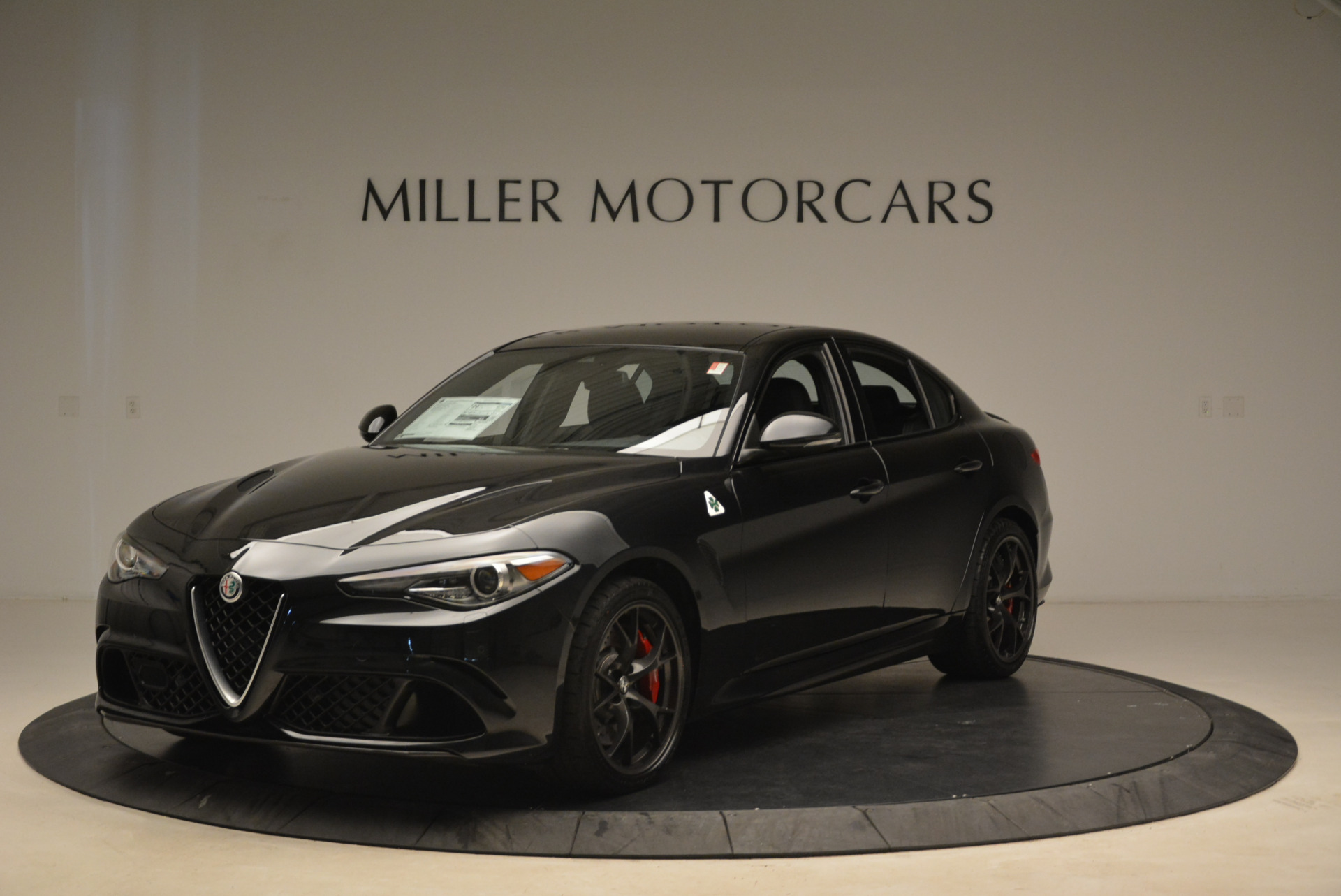 New-2018-Alfa-Romeo-Giulia-Quadrifoglio