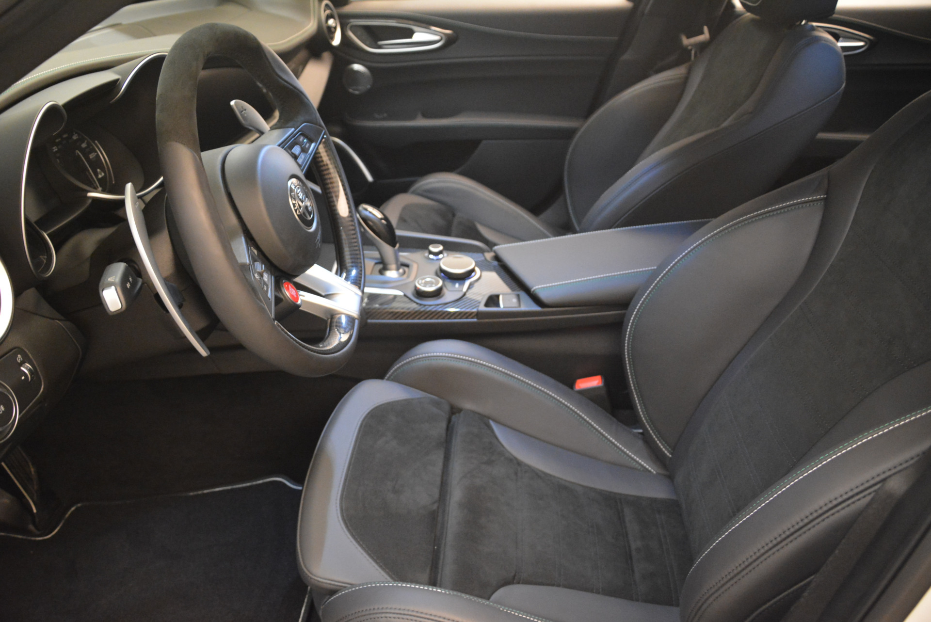 New-2018-Alfa-Romeo-Giulia-Quadrifoglio