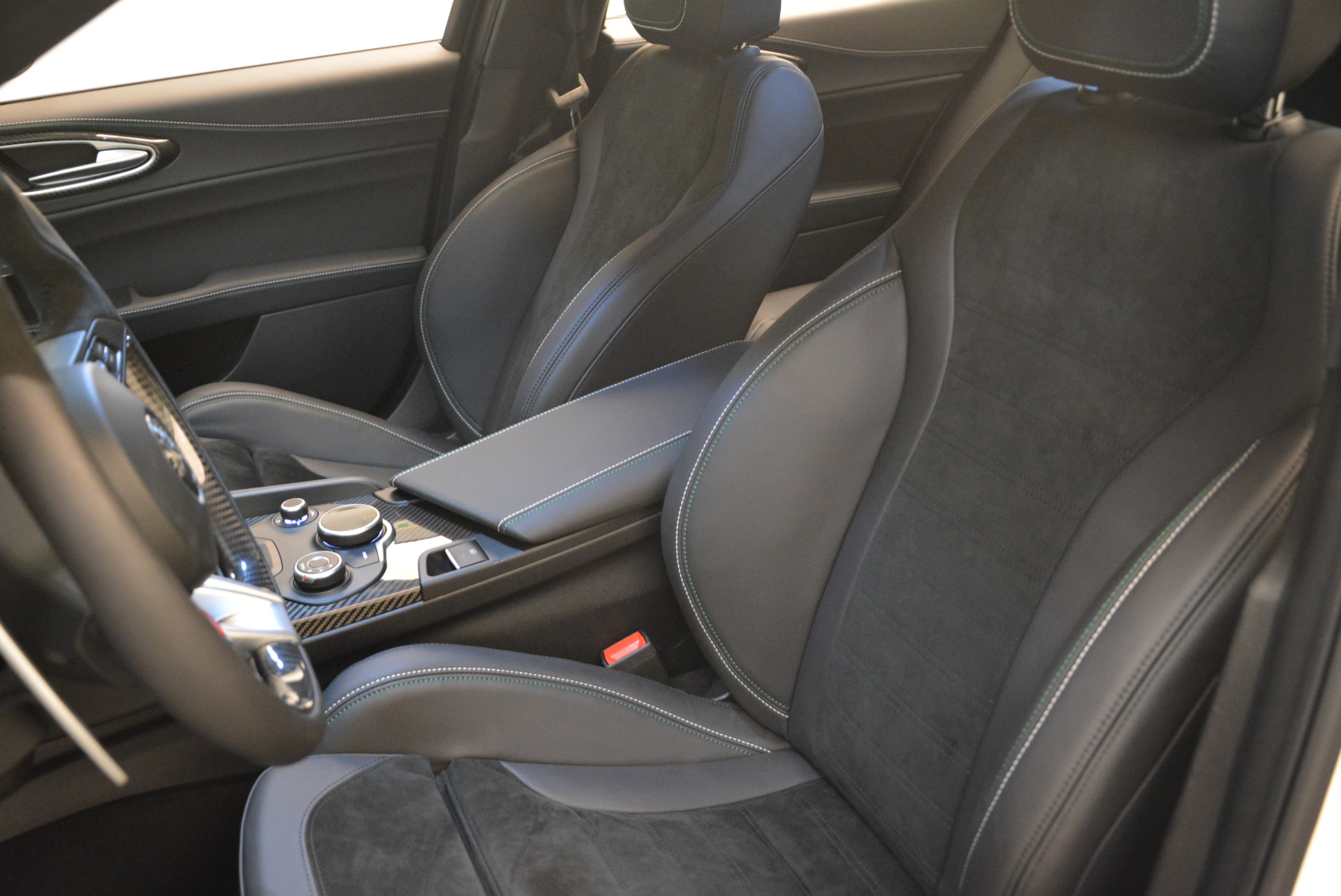 New-2018-Alfa-Romeo-Giulia-Quadrifoglio