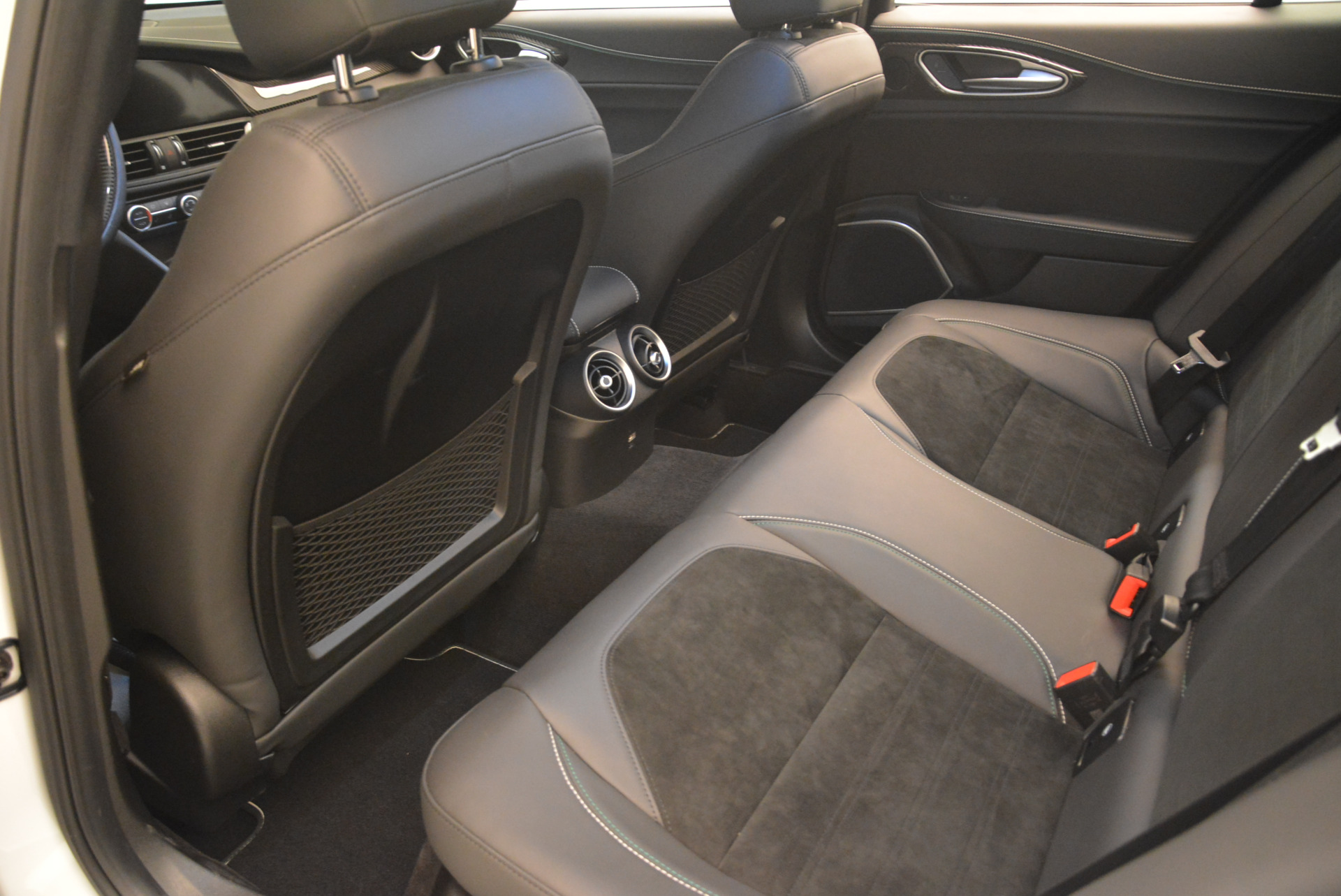 New-2018-Alfa-Romeo-Giulia-Quadrifoglio