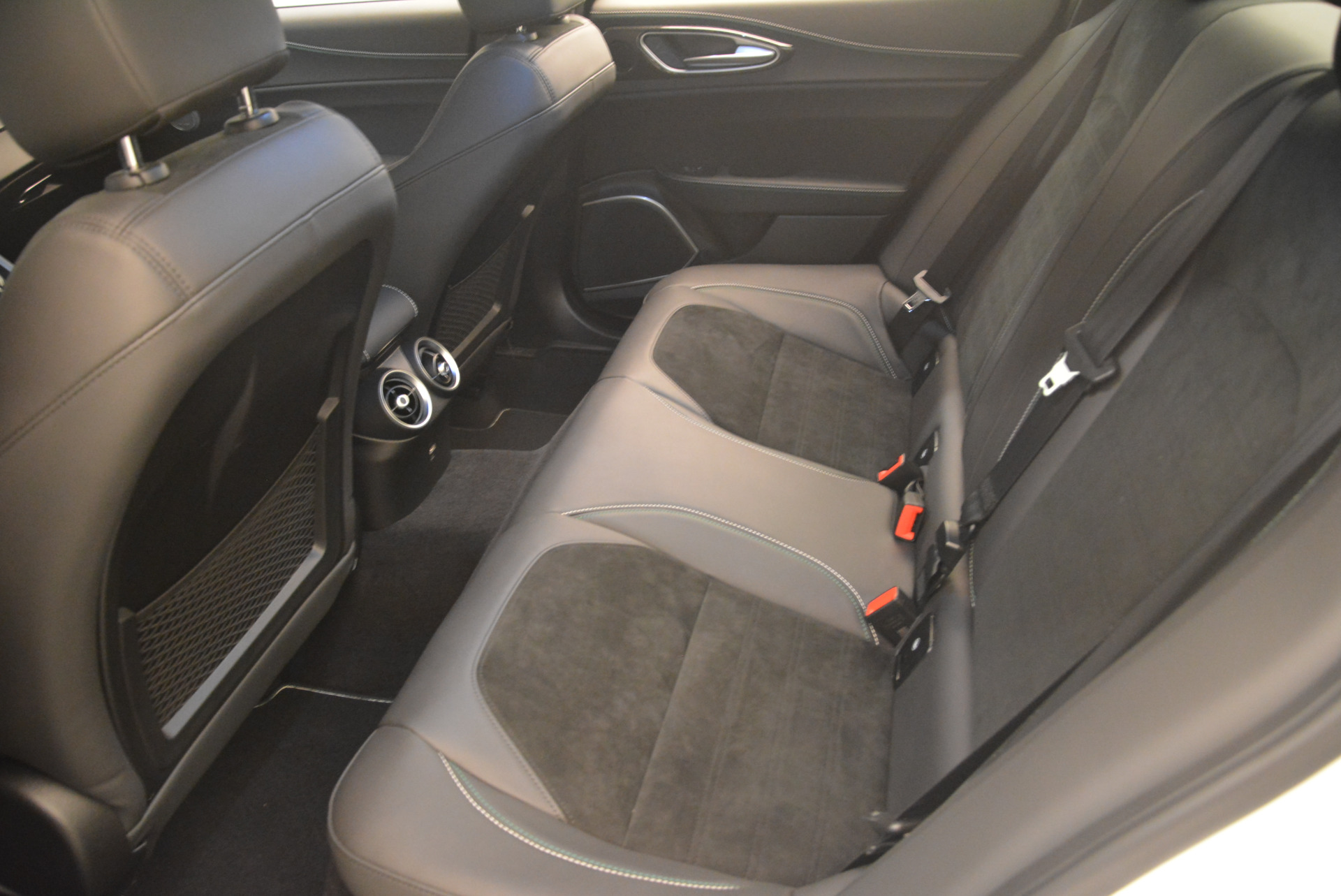 New-2018-Alfa-Romeo-Giulia-Quadrifoglio