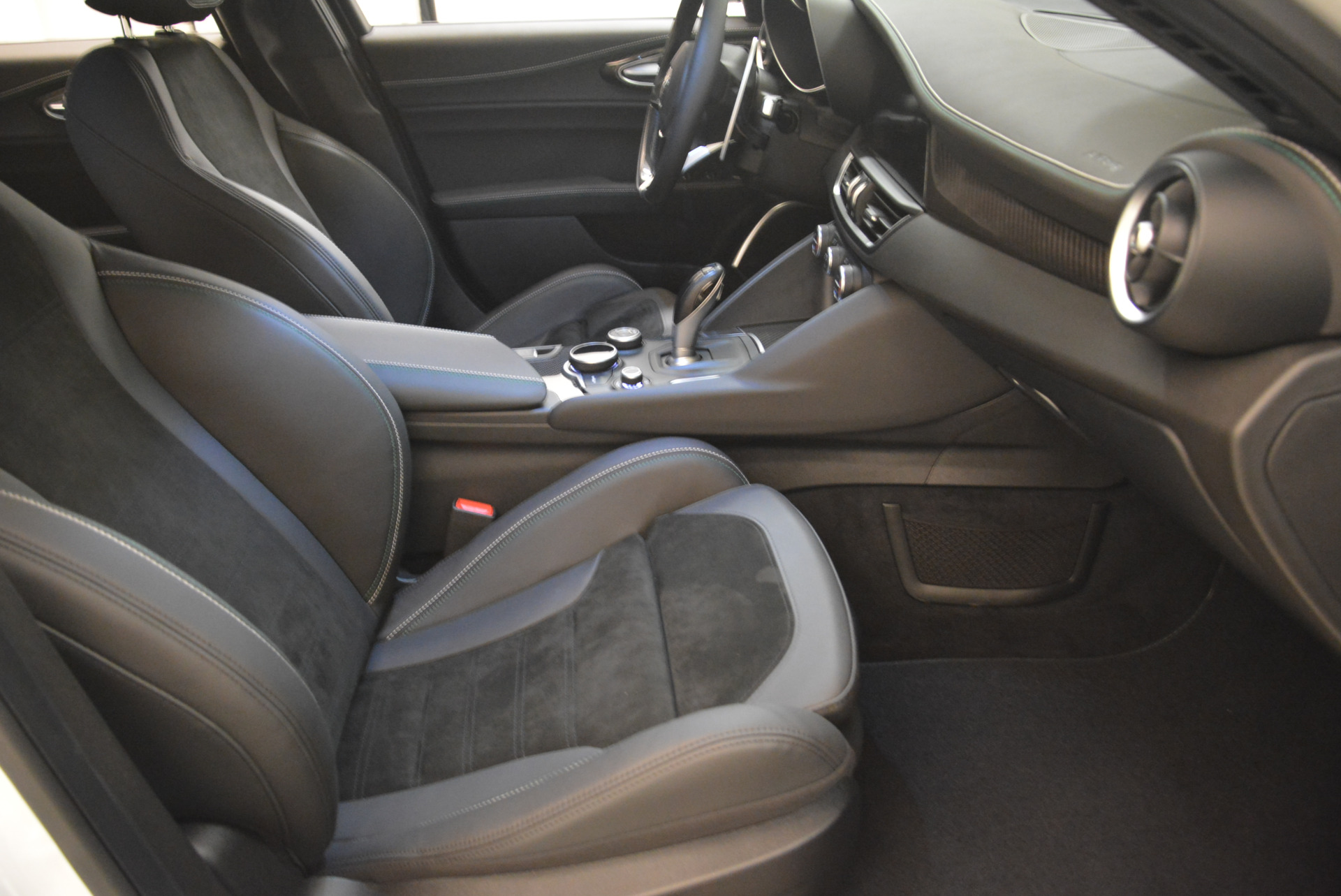 New-2018-Alfa-Romeo-Giulia-Quadrifoglio