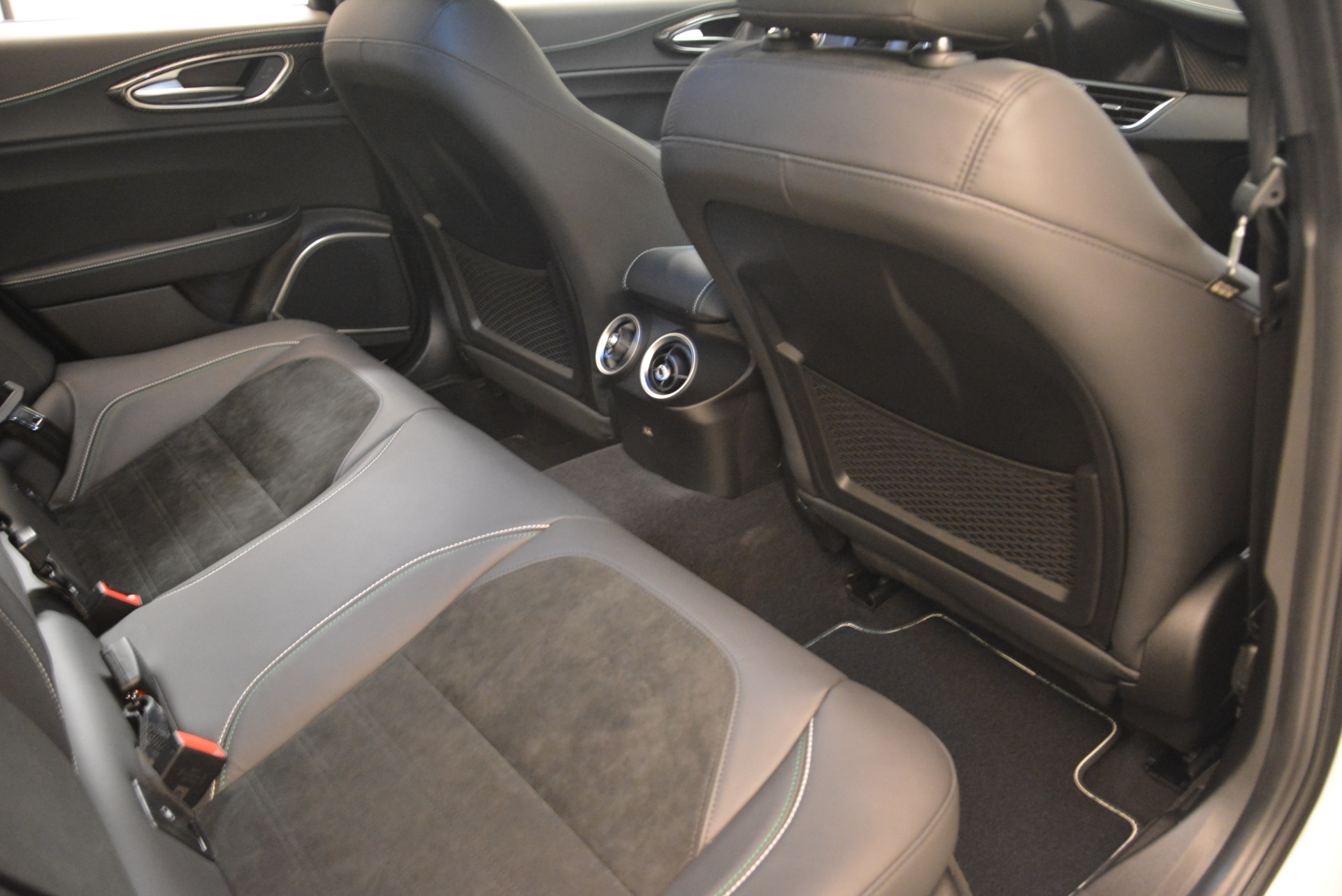 New-2018-Alfa-Romeo-Giulia-Quadrifoglio