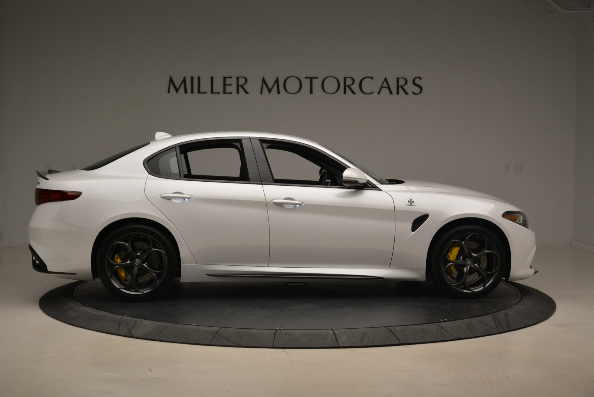 New-2018-Alfa-Romeo-Giulia-Quadrifoglio