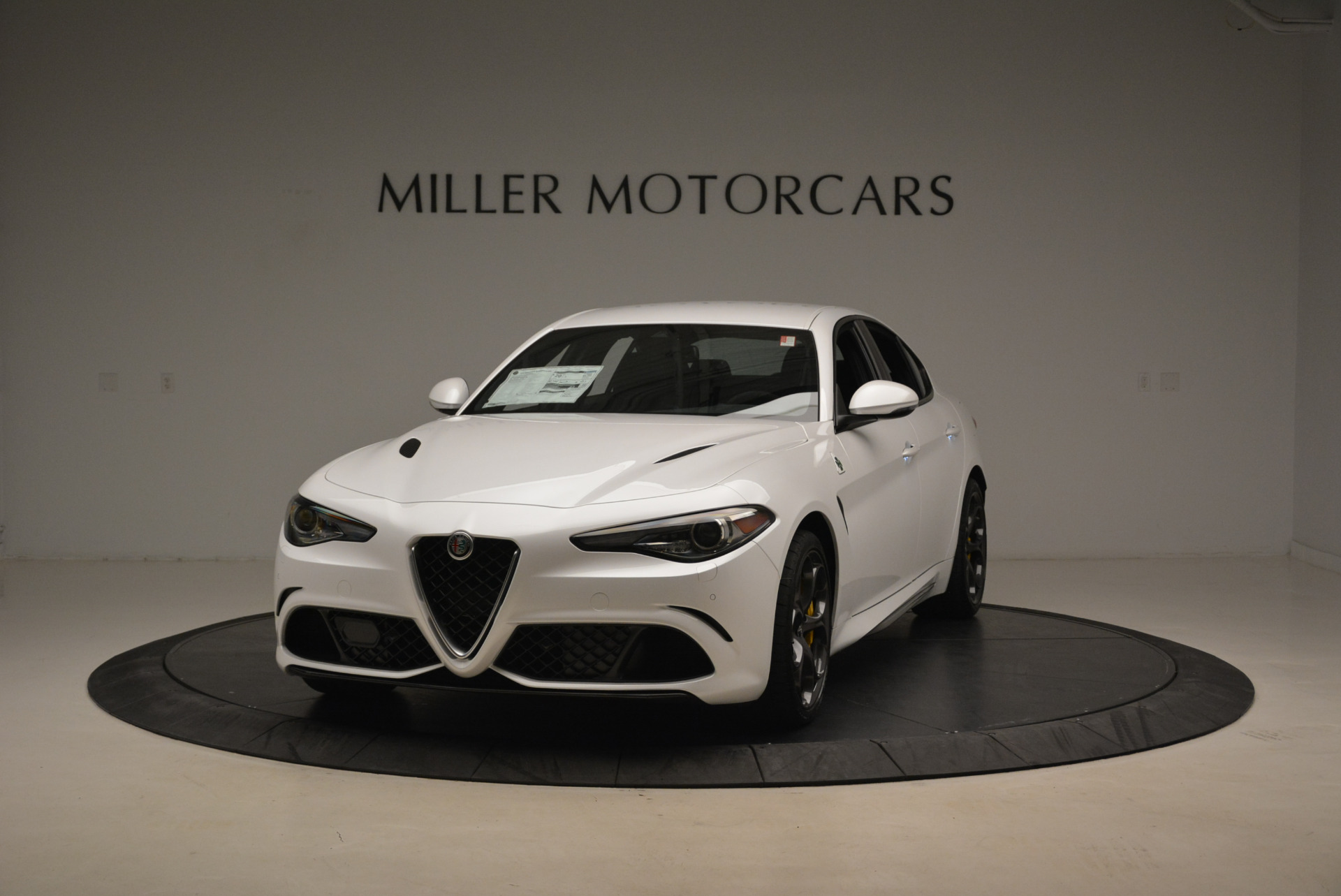 New-2018-Alfa-Romeo-Giulia-Quadrifoglio