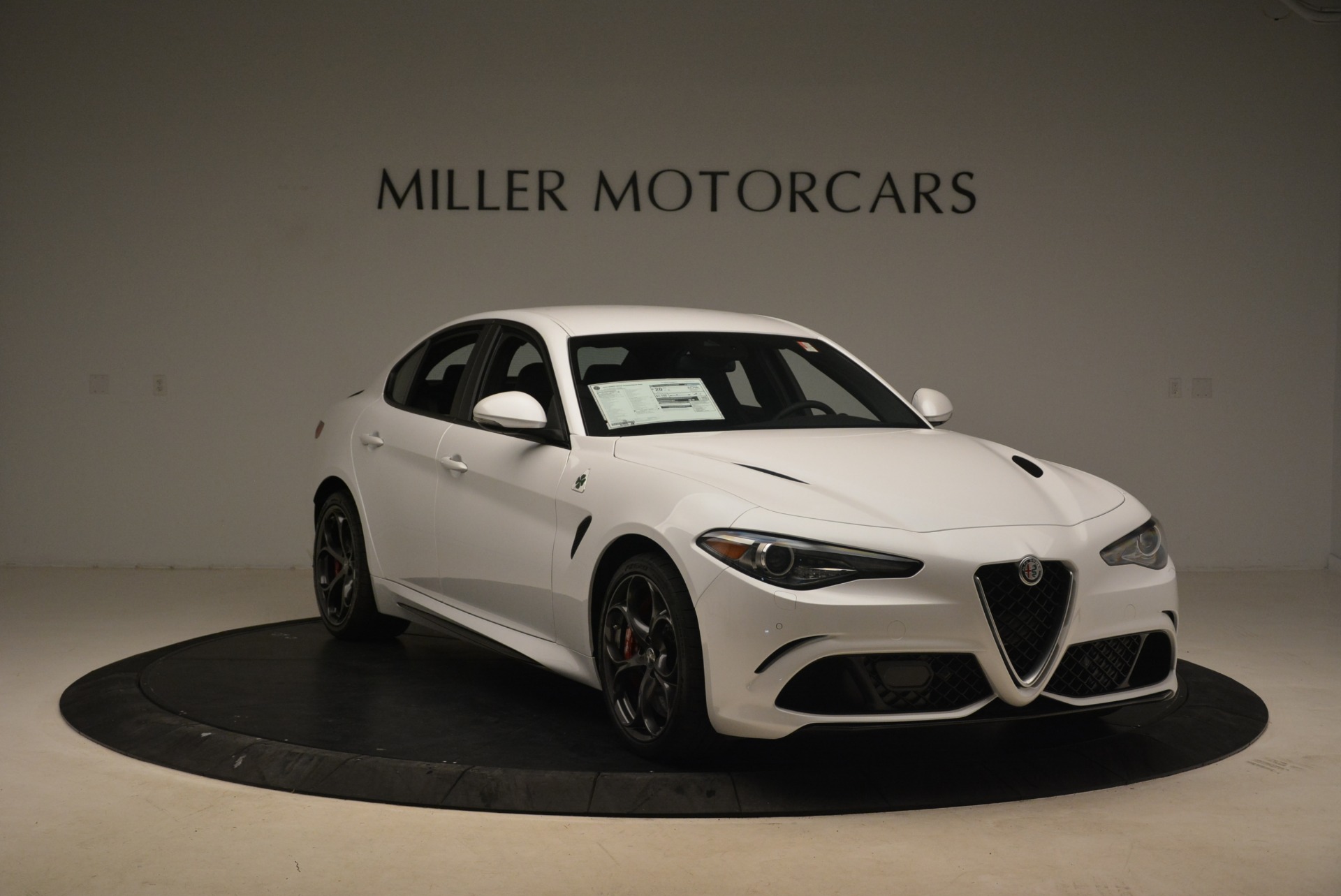 New-2018-Alfa-Romeo-Giulia-Quadrifoglio