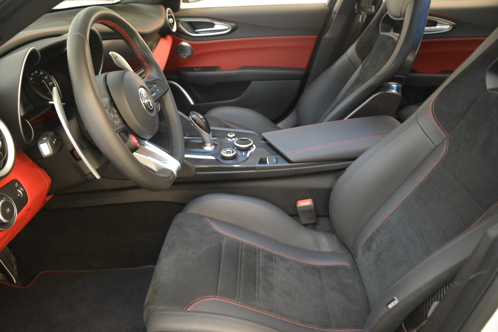 New-2018-Alfa-Romeo-Giulia-Quadrifoglio