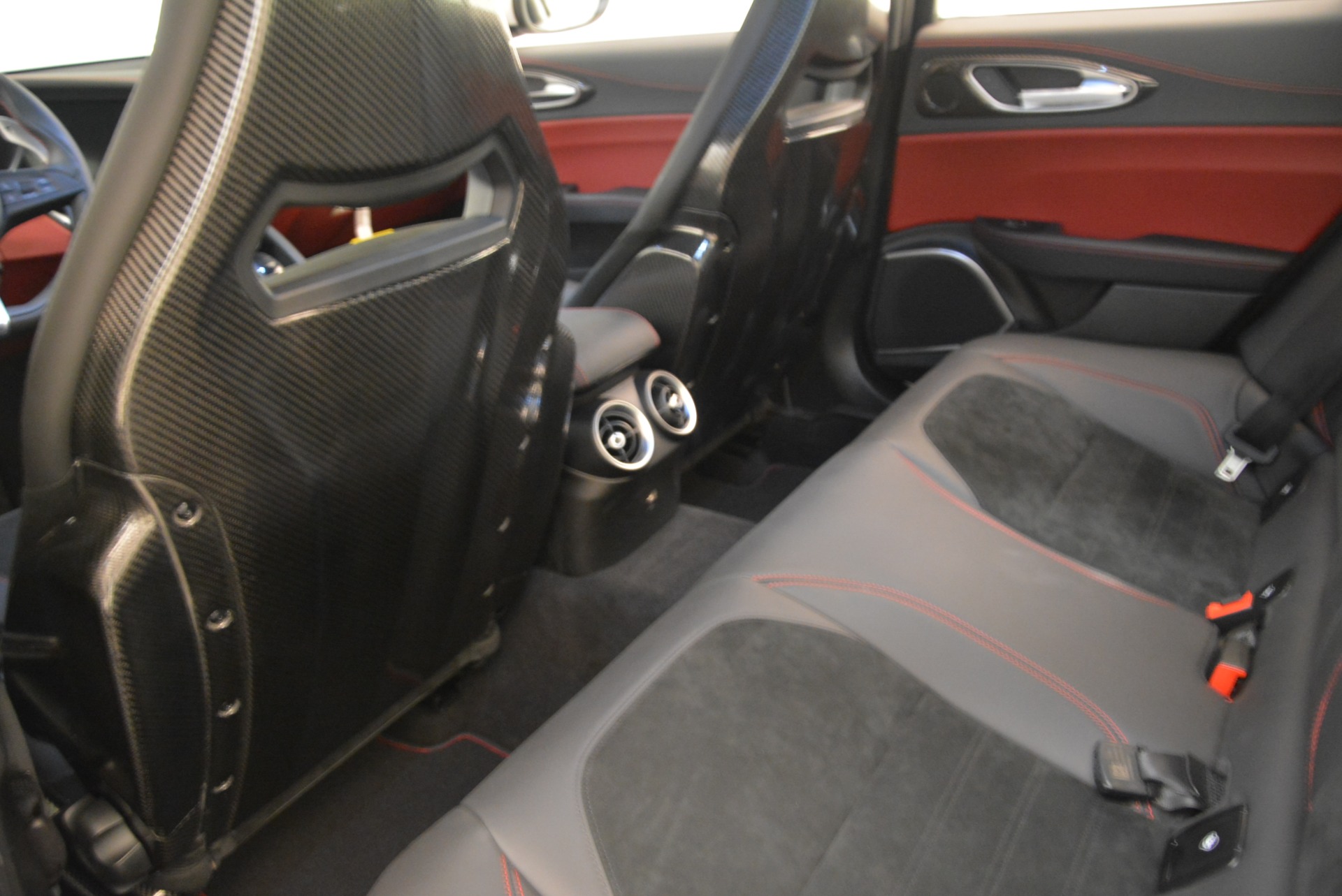 New-2018-Alfa-Romeo-Giulia-Quadrifoglio