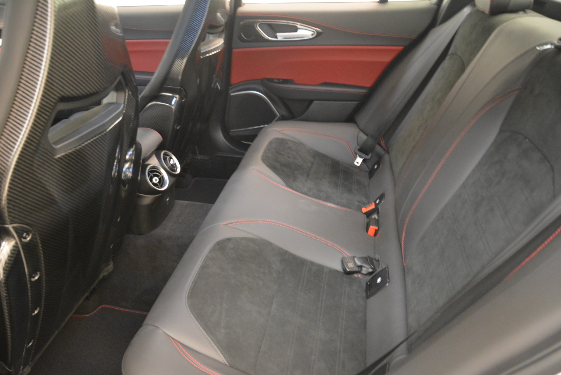 New-2018-Alfa-Romeo-Giulia-Quadrifoglio