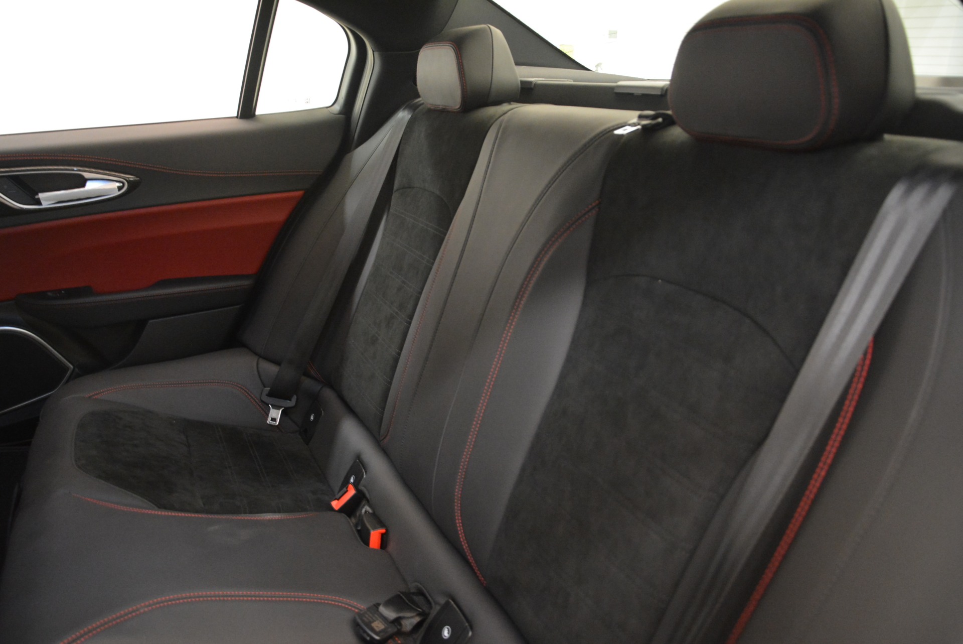 New-2018-Alfa-Romeo-Giulia-Quadrifoglio