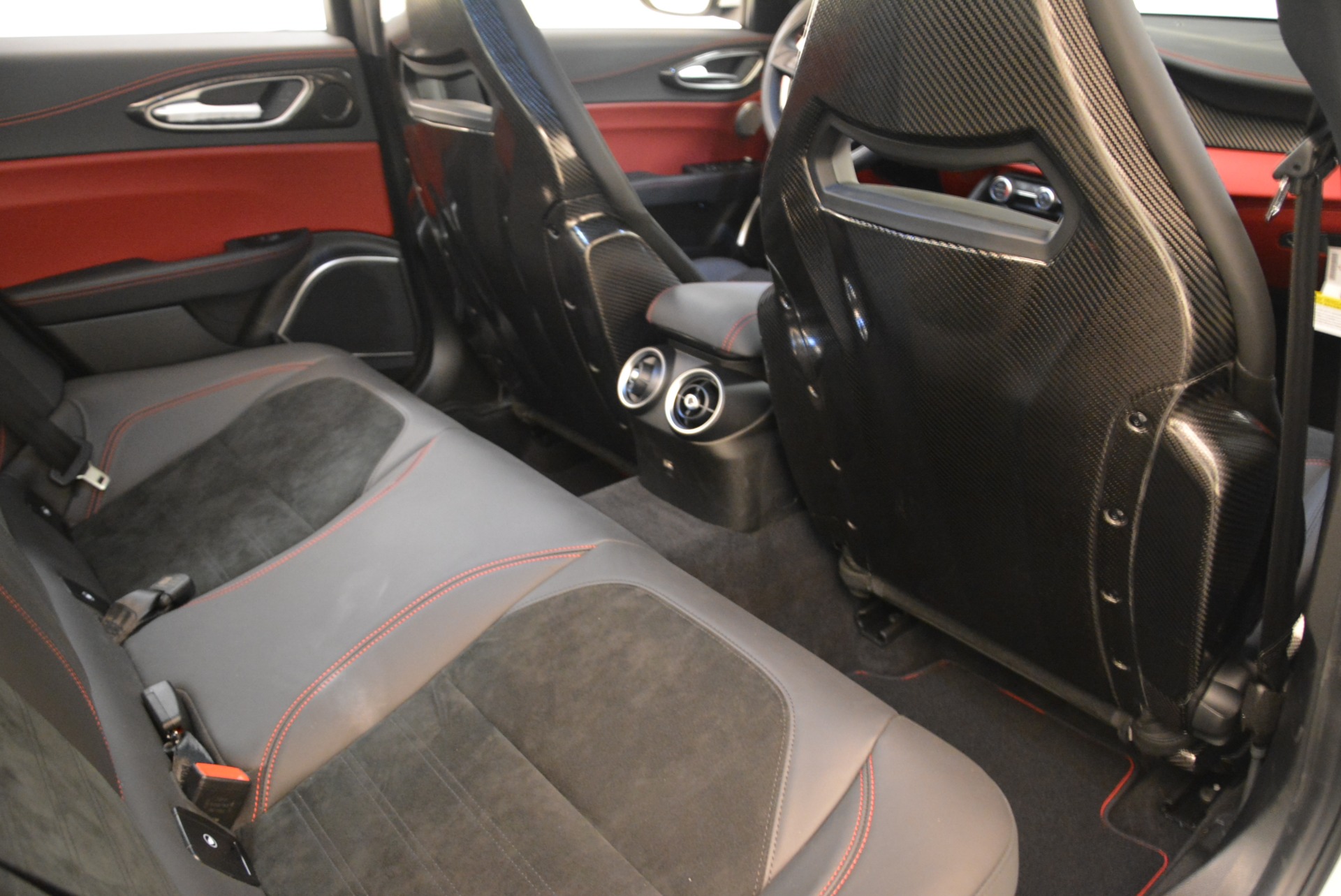 New-2018-Alfa-Romeo-Giulia-Quadrifoglio