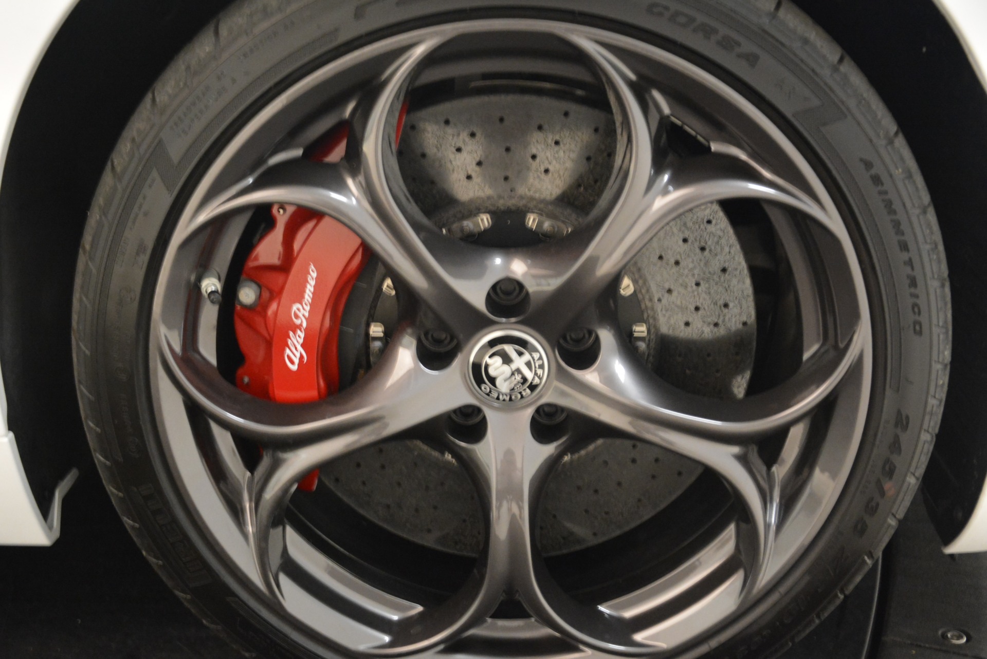 New-2018-Alfa-Romeo-Giulia-Quadrifoglio