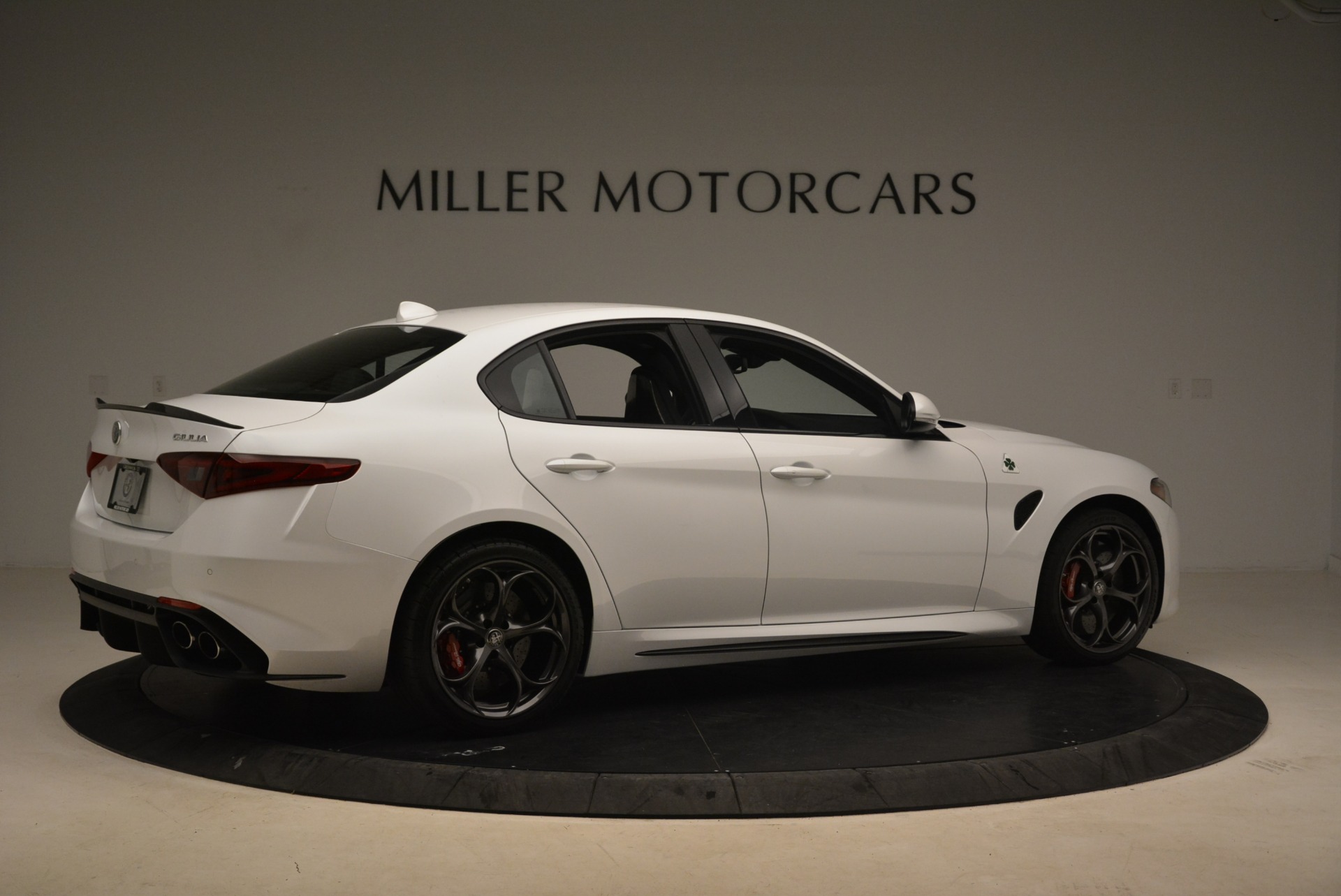 New-2018-Alfa-Romeo-Giulia-Quadrifoglio