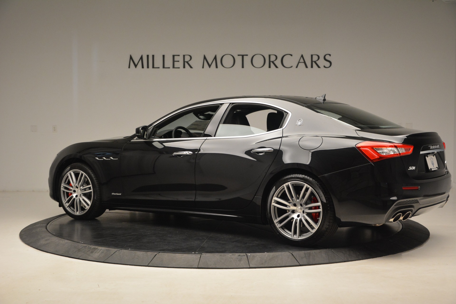 New-2018-Maserati-Ghibli-S-Q4-Gransport
