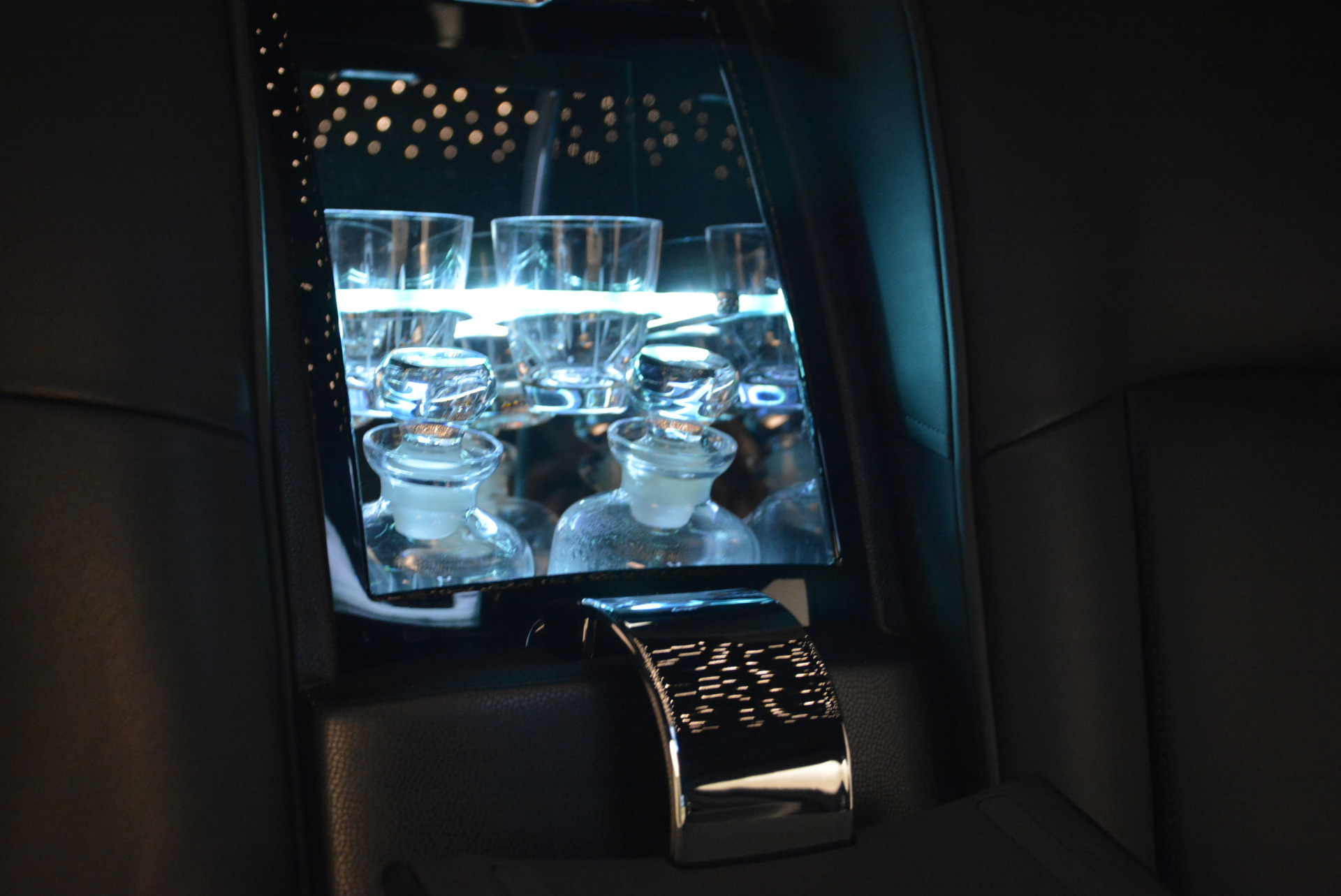 Used-2014-Rolls-Royce-Phantom-EWB