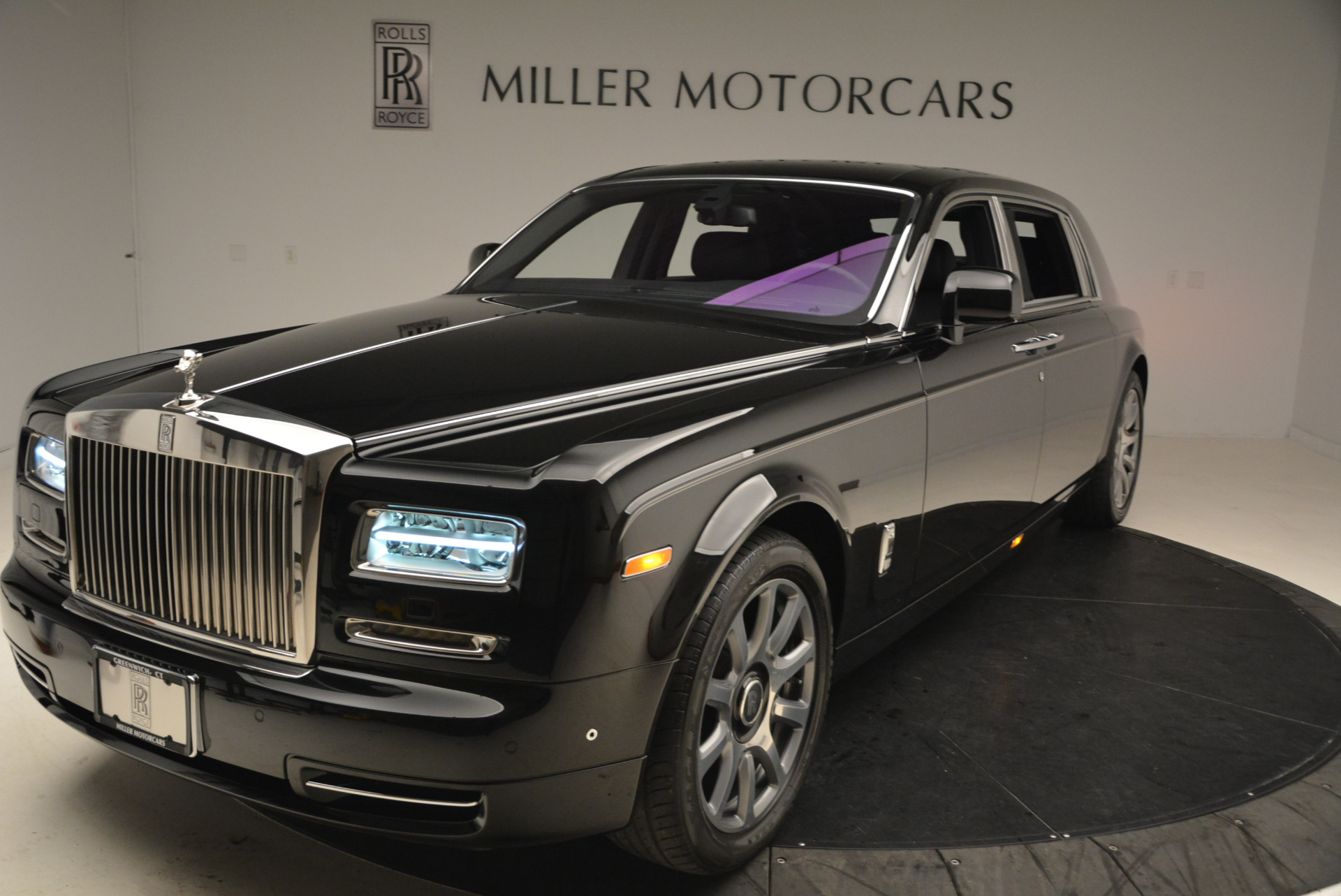 Used-2014-Rolls-Royce-Phantom-EWB