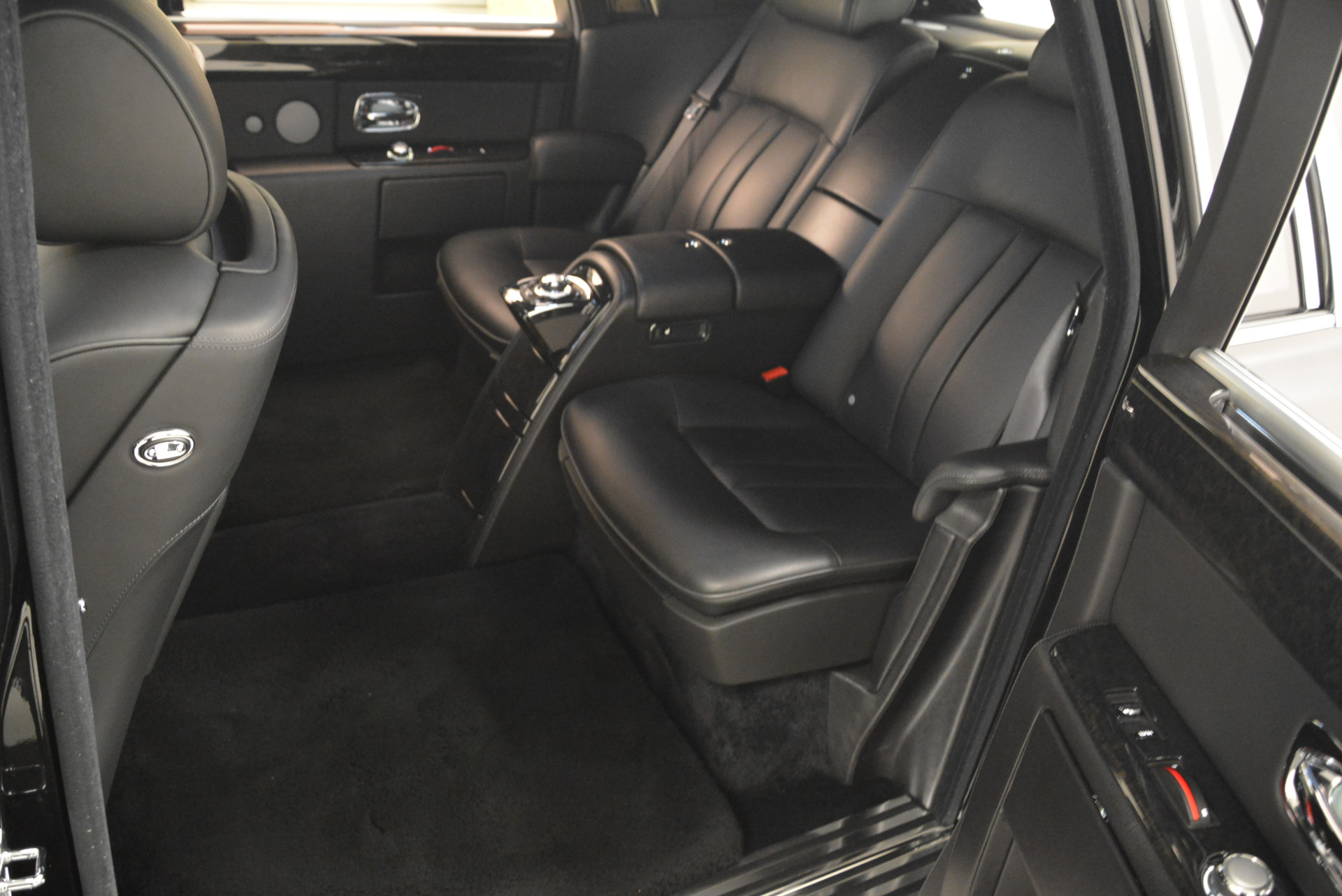 Used-2014-Rolls-Royce-Phantom-EWB