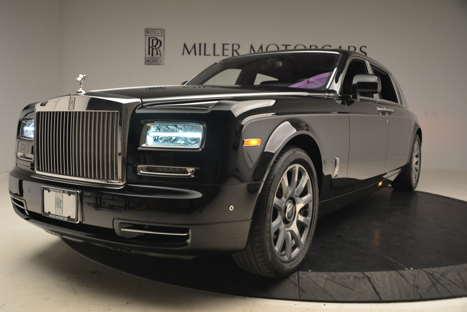 Used-2014-Rolls-Royce-Phantom-EWB
