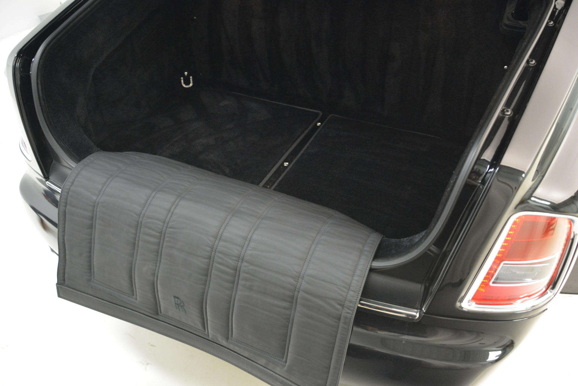 Used-2014-Rolls-Royce-Phantom-EWB