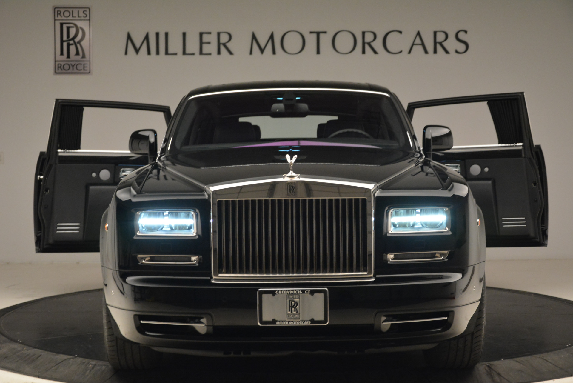 Used-2014-Rolls-Royce-Phantom-EWB