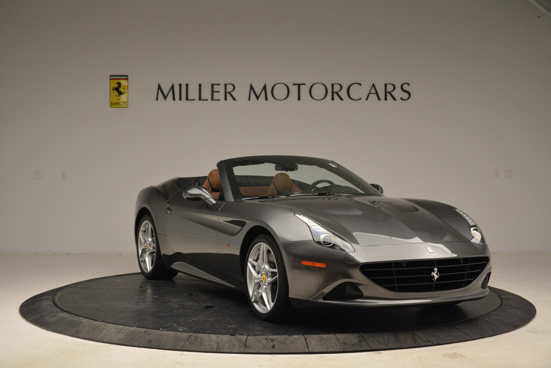 Used-2016-Ferrari-California-T