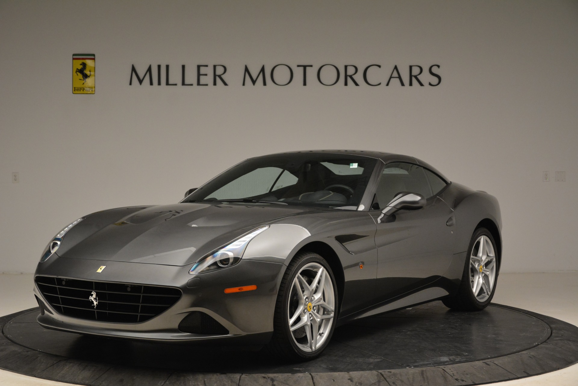 Used-2016-Ferrari-California-T
