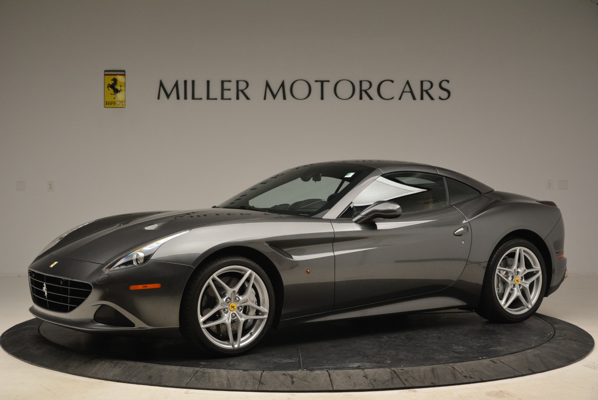 Used-2016-Ferrari-California-T