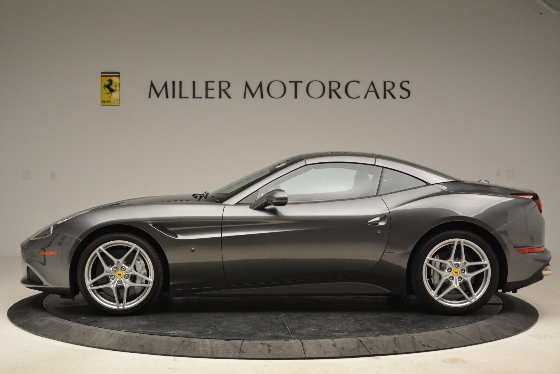 Used-2016-Ferrari-California-T