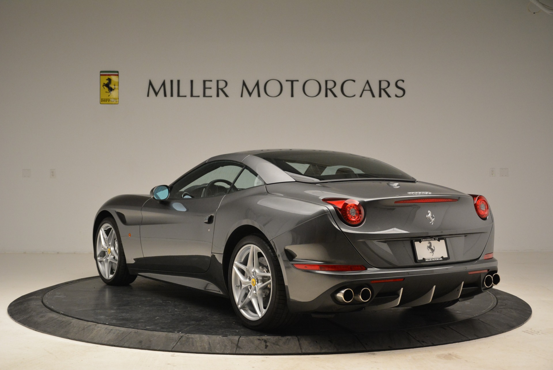 Used-2016-Ferrari-California-T