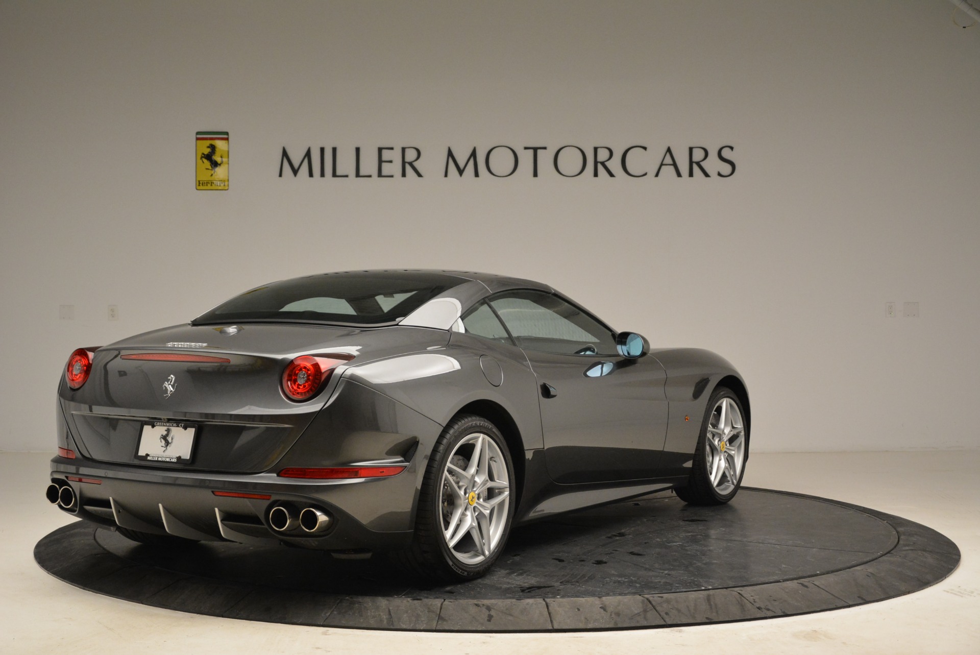Used-2016-Ferrari-California-T