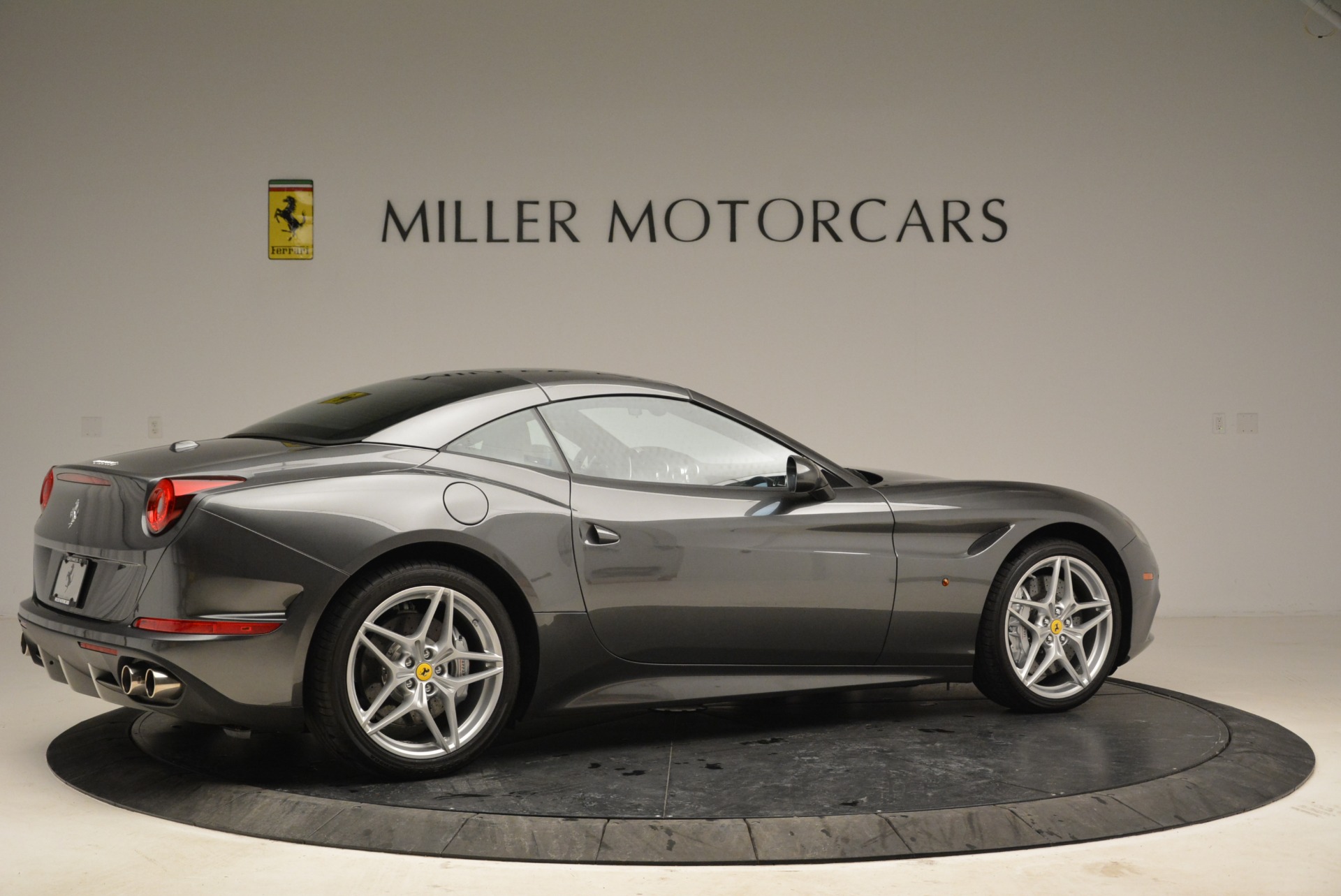 Used-2016-Ferrari-California-T