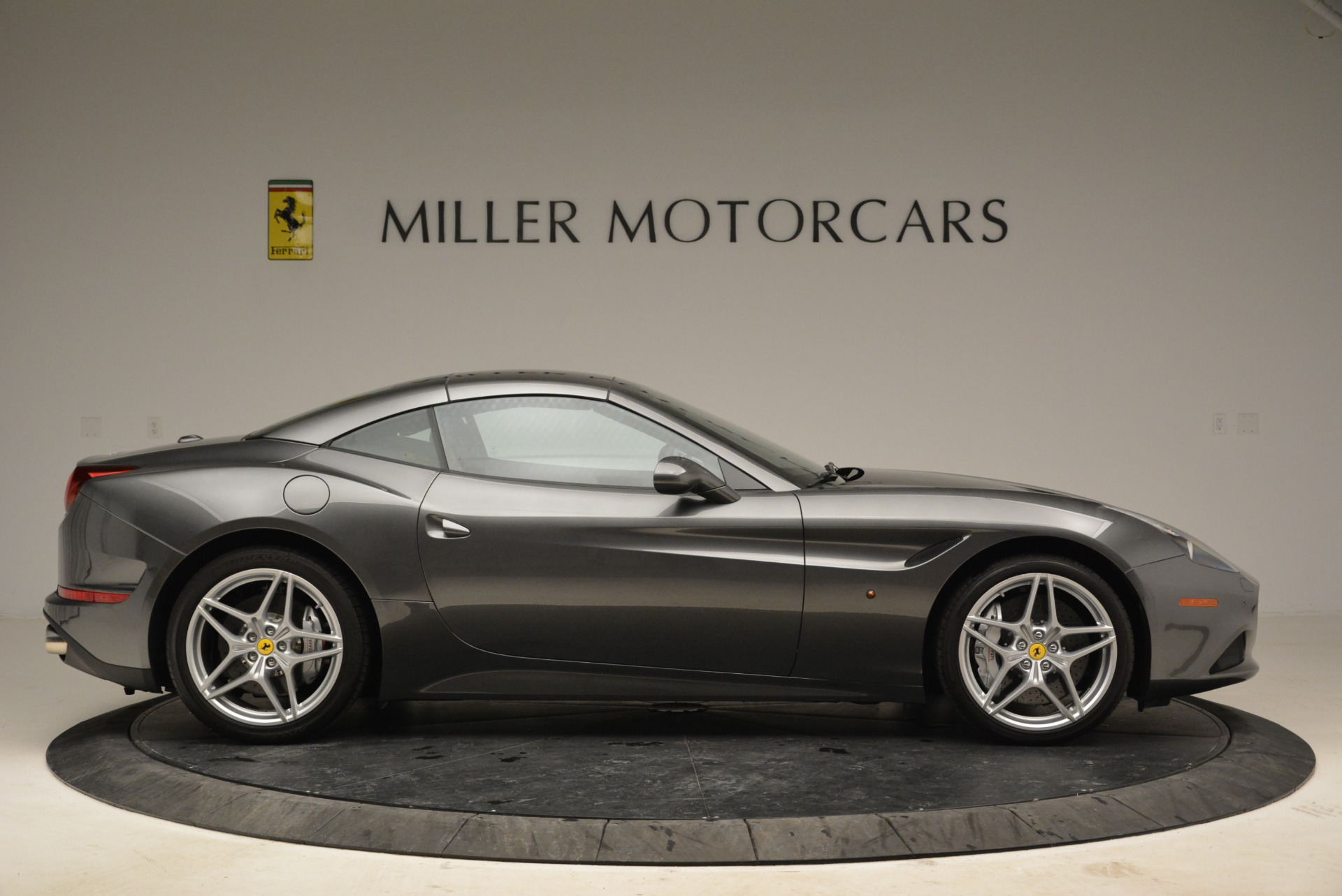 Used-2016-Ferrari-California-T